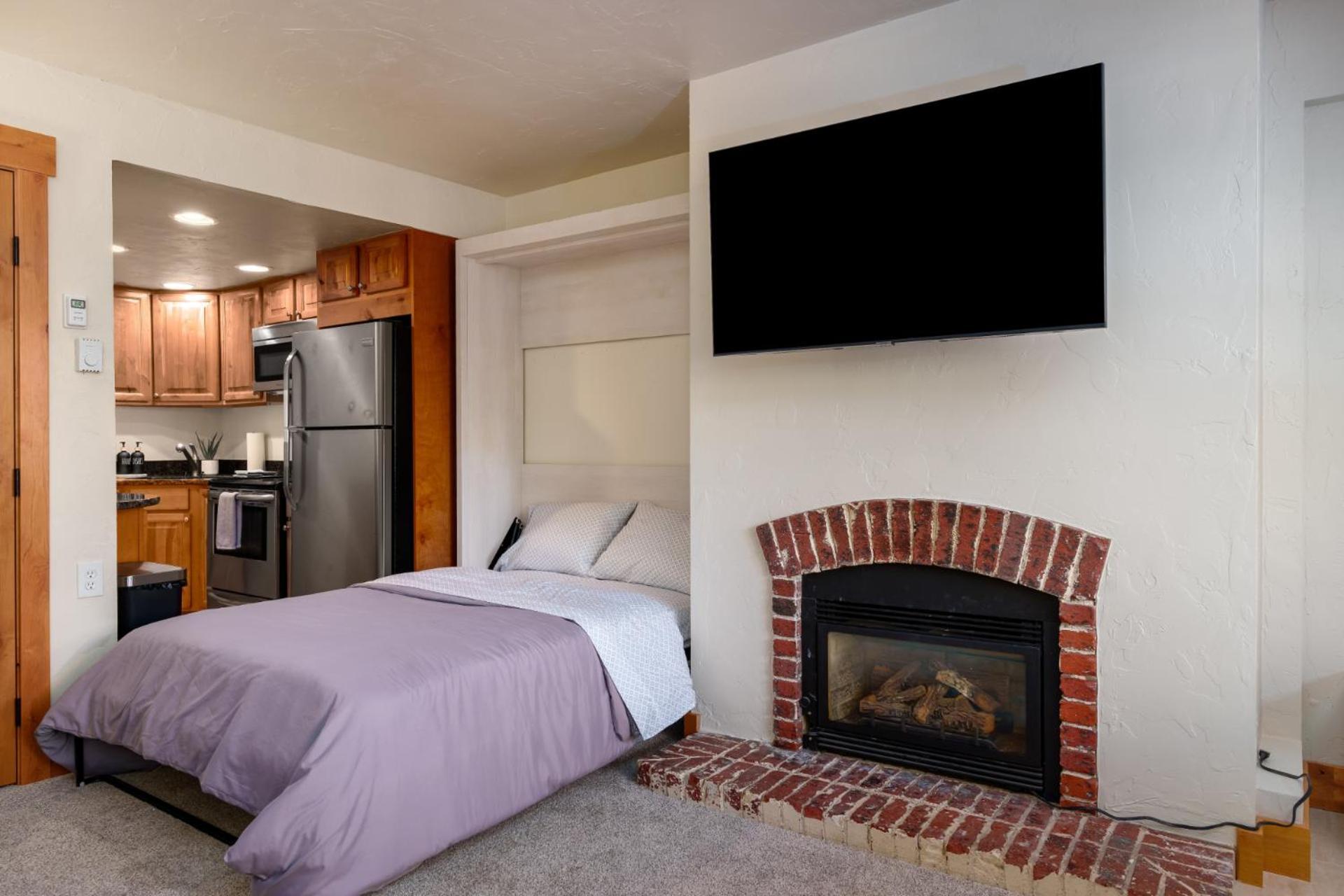 In Out, Hot Tub, Gas Grill In Picnic Area * Steamboat Springs