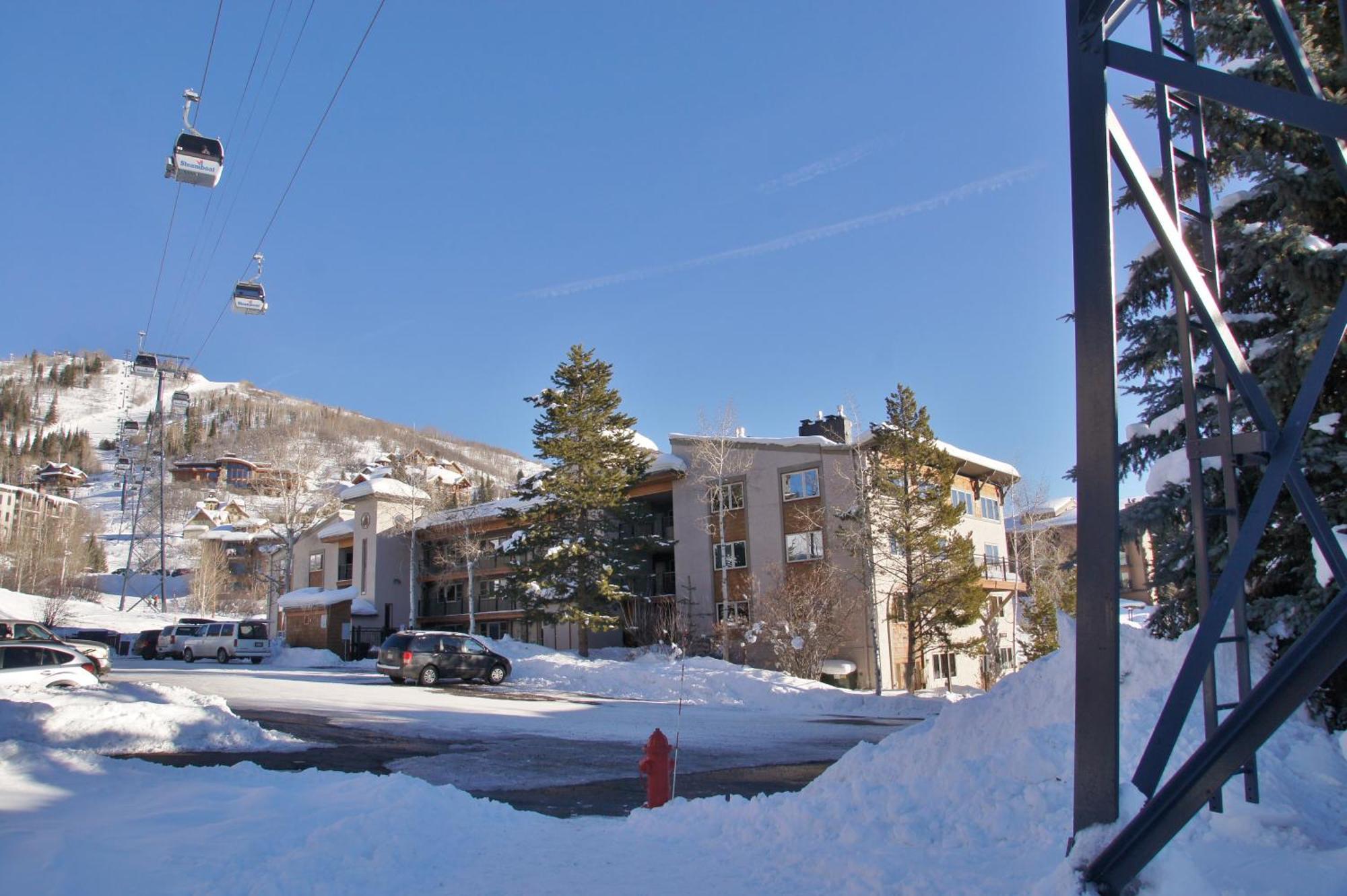 In Out, Hot Tub, Gas Grill In Picnic Area Steamboat Springs