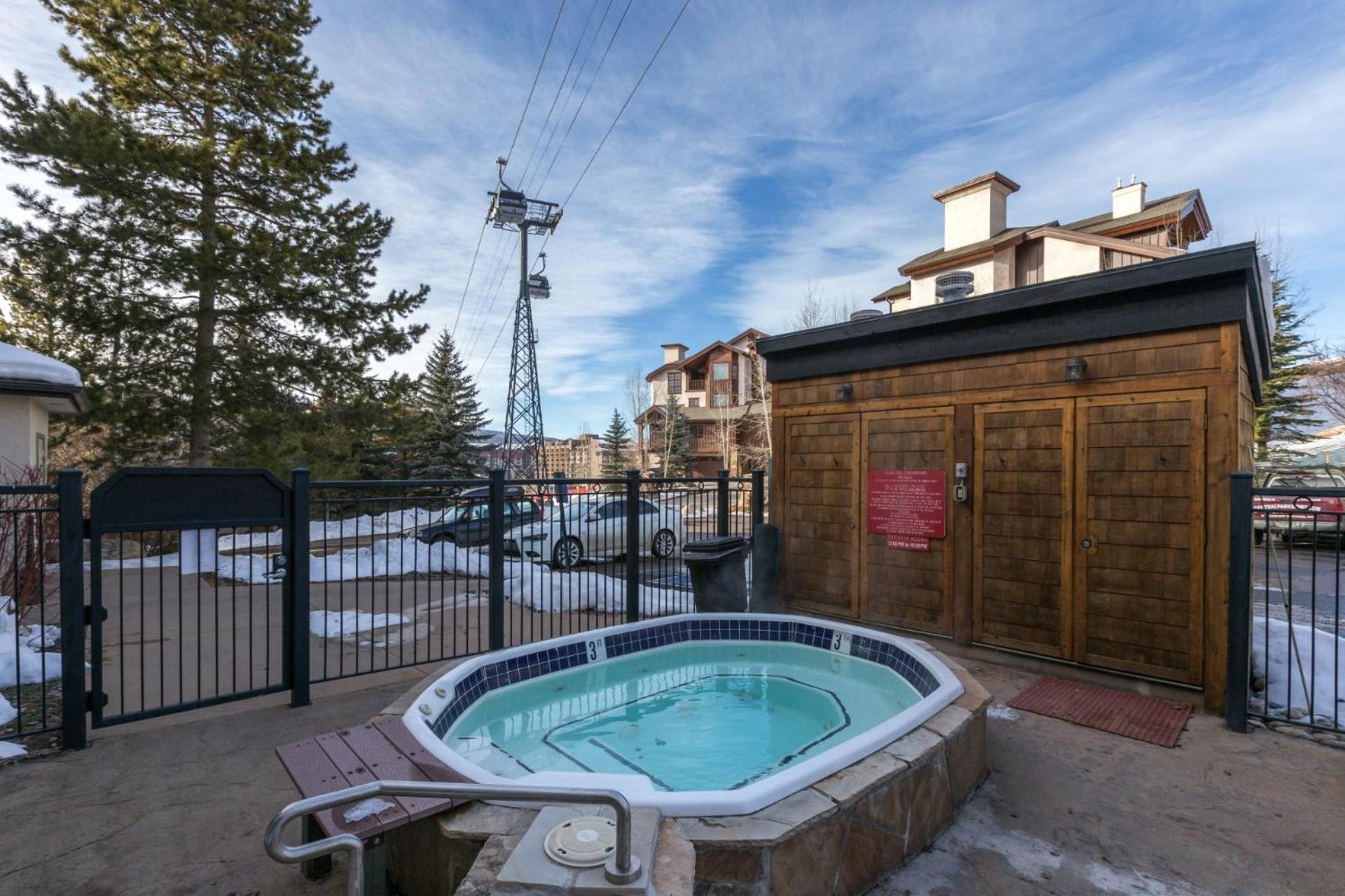 Holiday home In Out, Hot Tub, Gas Grill In Picnic Area
