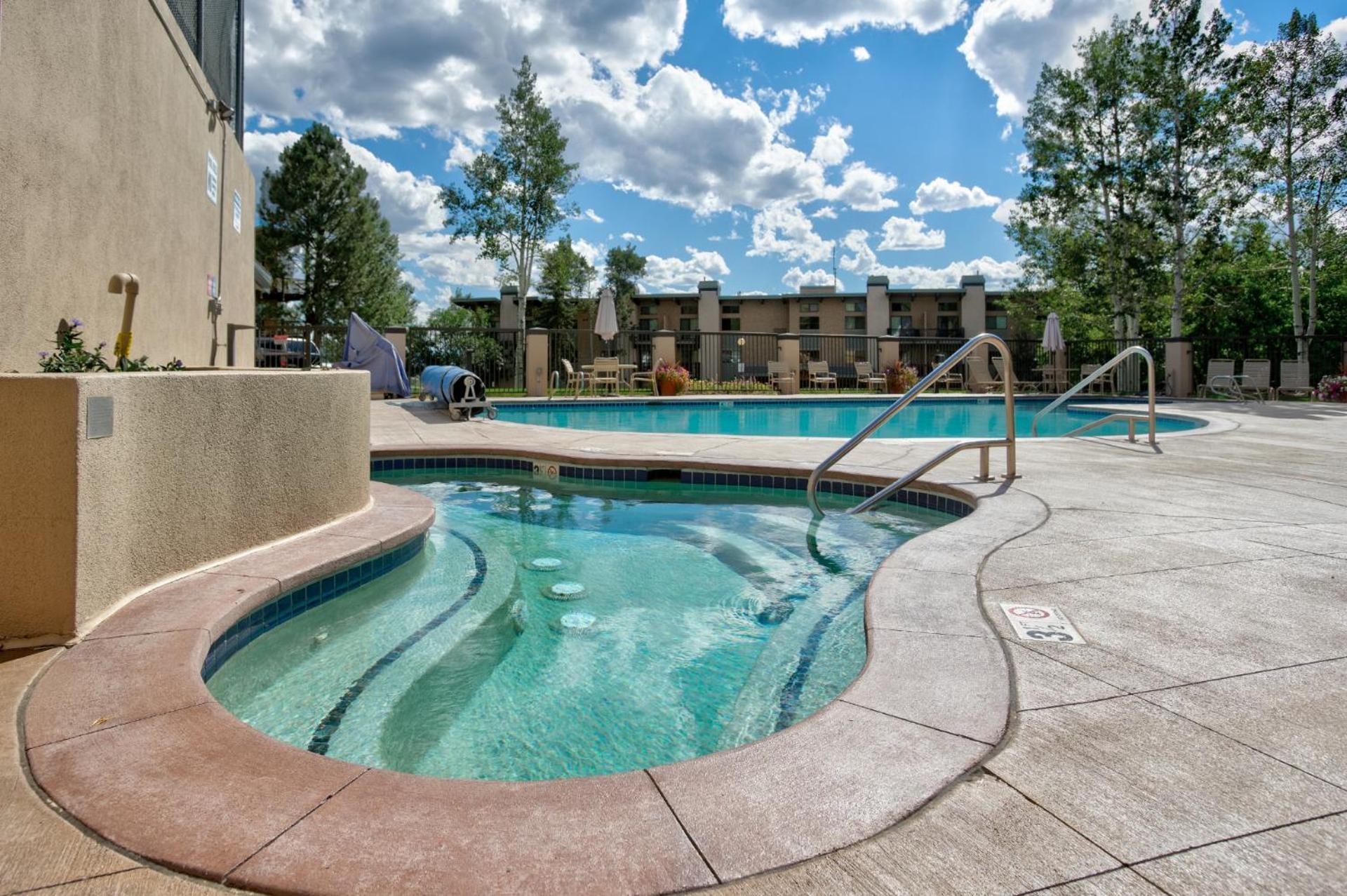 Pool, Hot Tub, In Out Studio, King Bed *