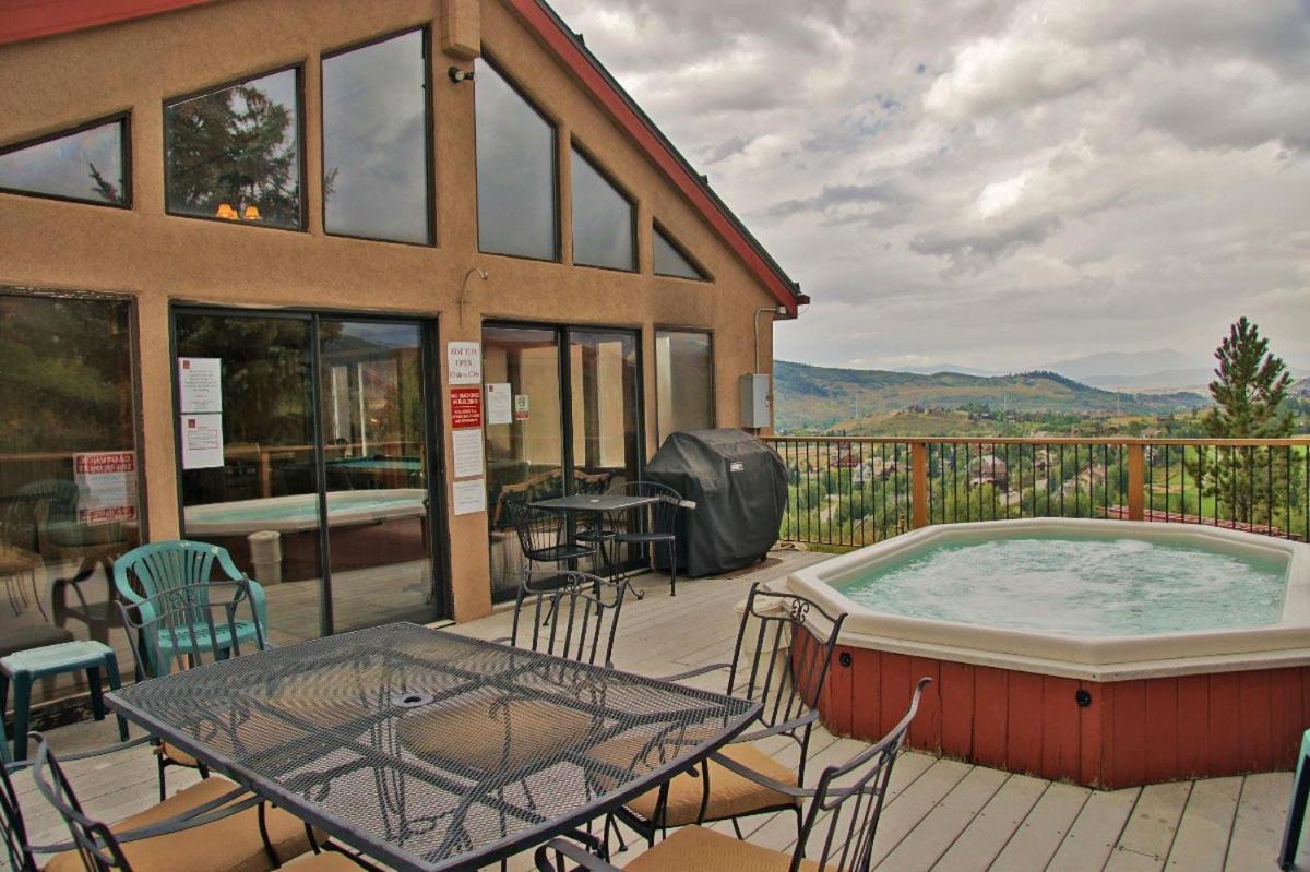 Hot Tub, Great Mountain Views, 3 Bedroom Loft Steamboat Springs