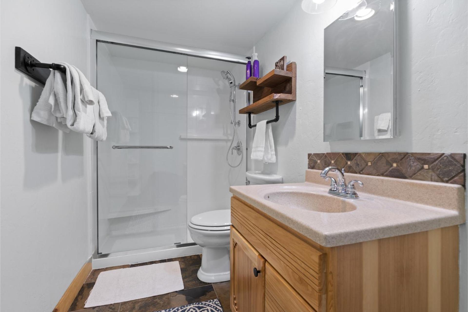 Hot Tub, Great Mountain Views, 3 Bedroom Loft Holiday home *