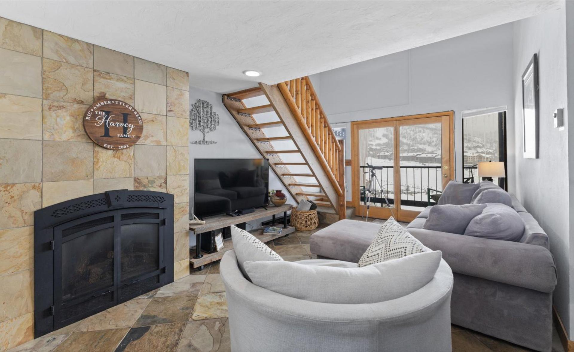 Hot Tub, Great Mountain Views, 3 Bedroom Loft Steamboat Springs