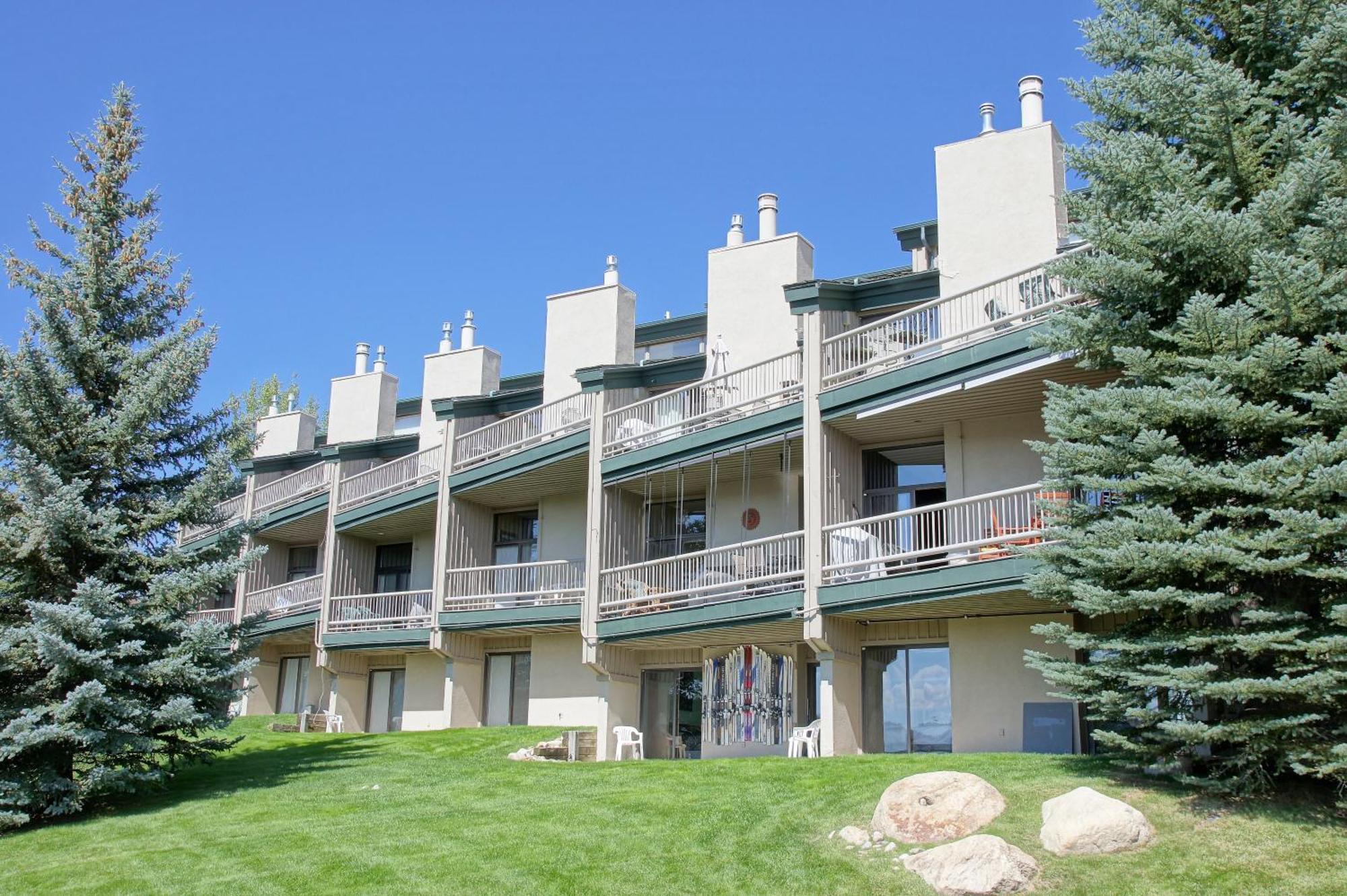 Holiday home Walk To Slopes, Heated Pool & Hot Tub, Ground Level Unit Steamboat Springs