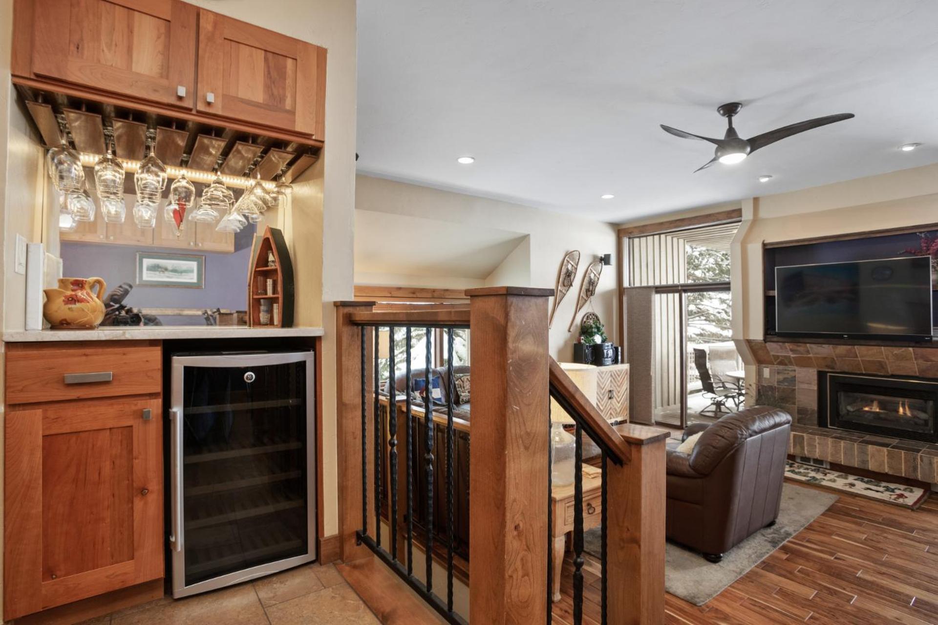 Walk To Slopes, Heated Pool & Hot Tub, Ground Level Unit Holiday home *