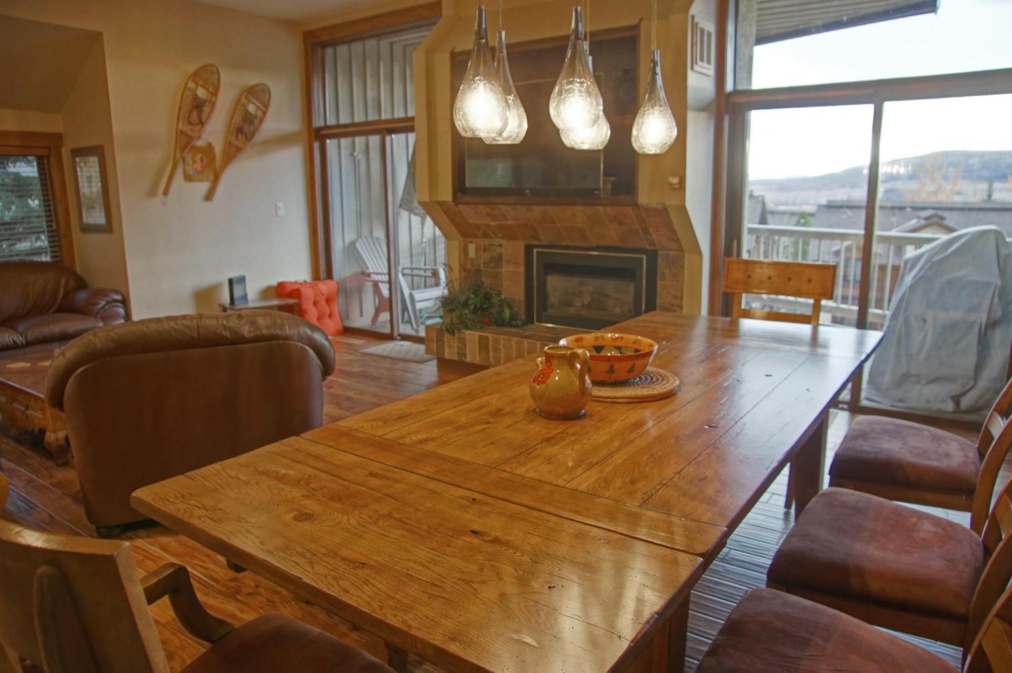Heated Pool & Hot Tub, Walk To Slopes, Ground Level Unit Steamboat Springs