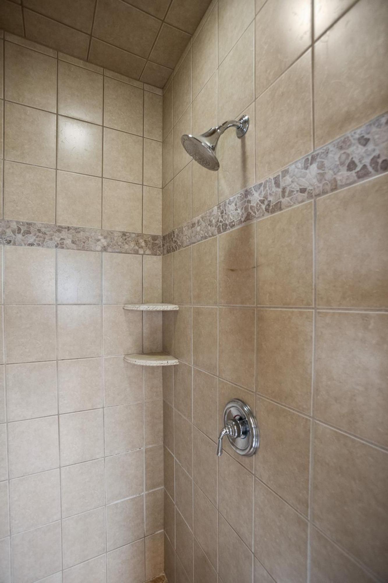 Air Conditioning & Heated Garage, Walking Distance To Steamboat Resort, Single Family Holiday home *