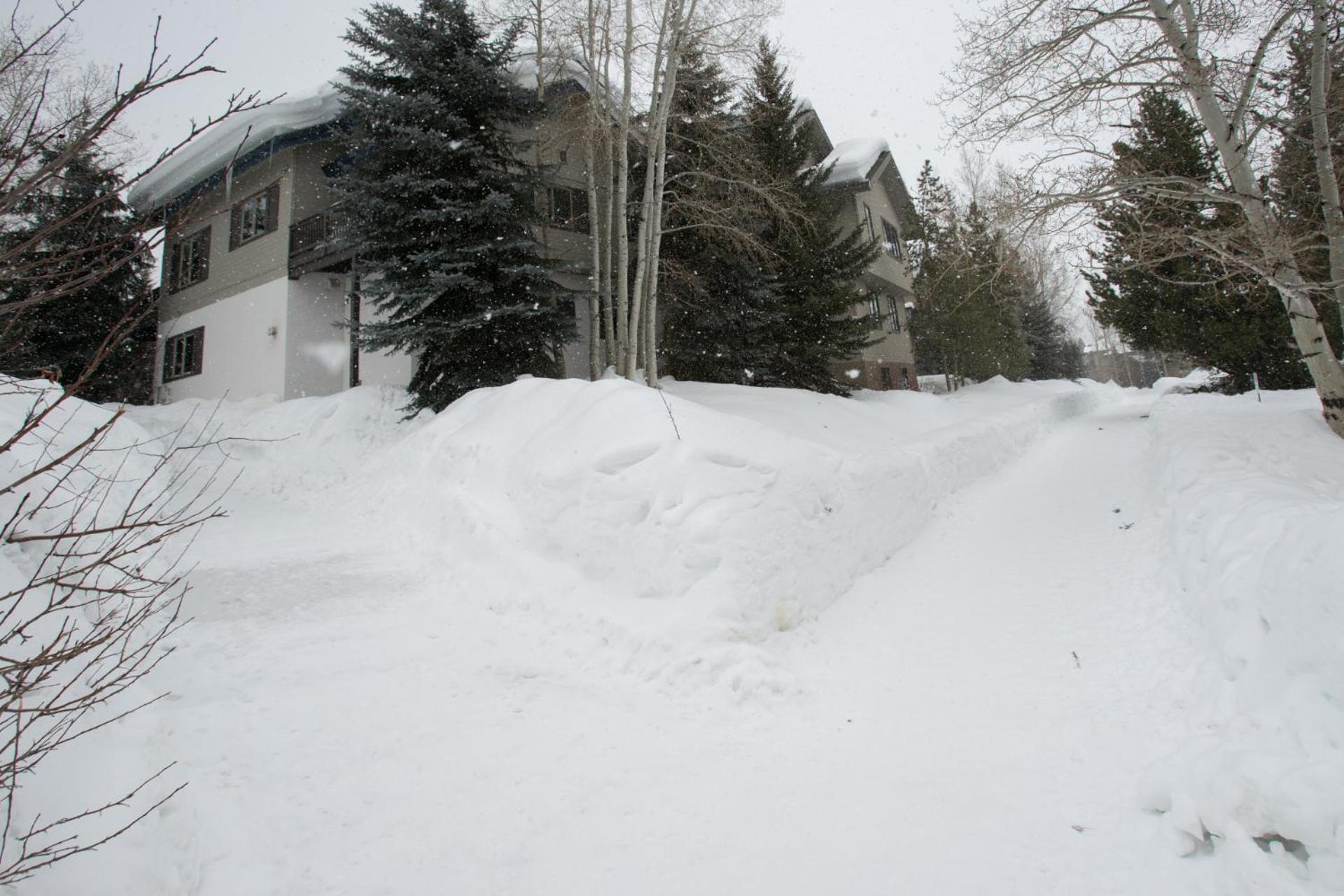 Holiday home Air Conditioning & Heated Garage, Walking Distance To Steamboat Resort, Single Family