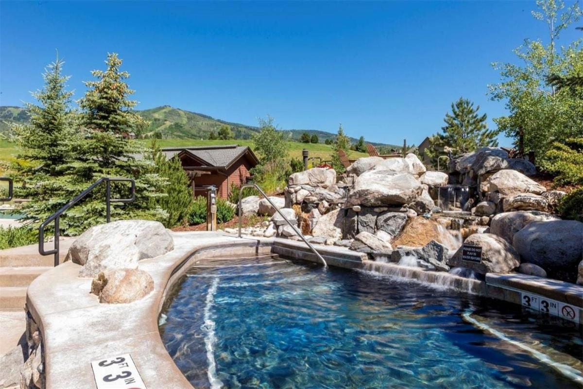 Game Room, Heated Pool, Hot Tubs, Private Washer Dryer Steamboat Springs