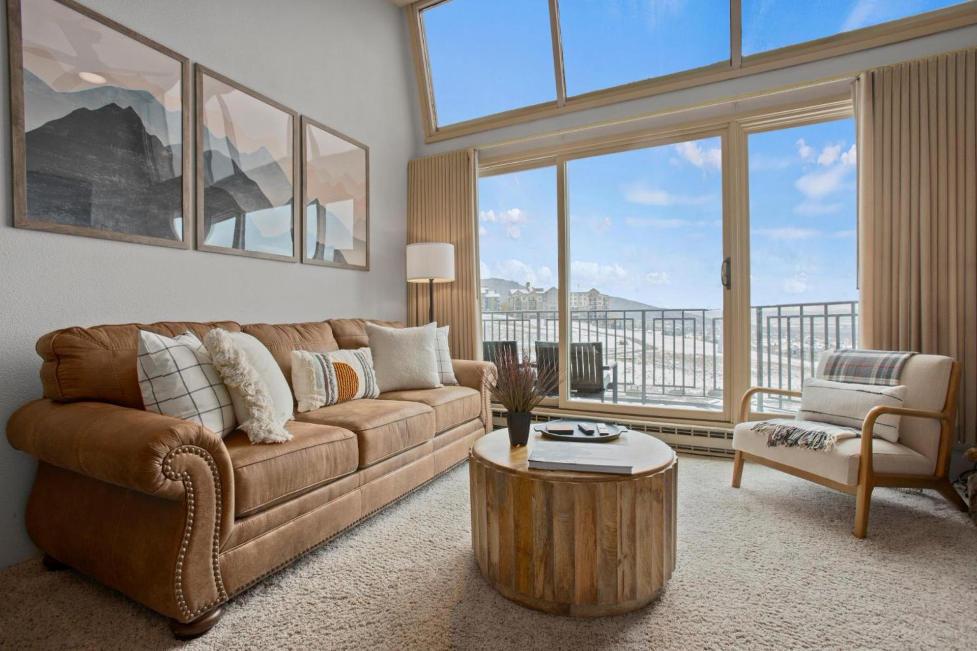 Pool, Hot Tub, Sauna, In-out, Amazing Area Views, Floor Condo,
