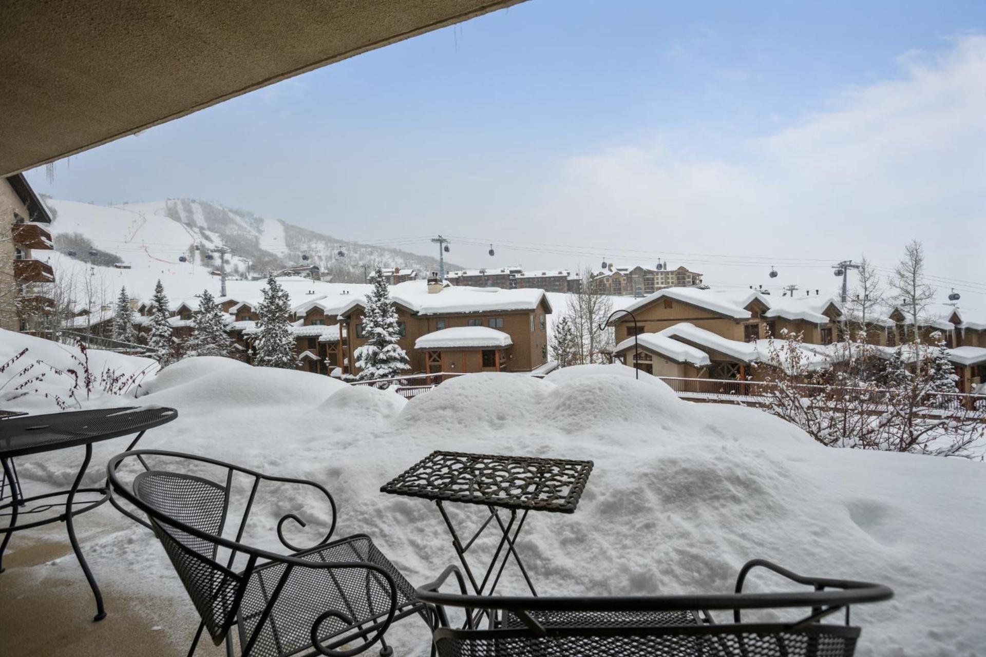 Pool, Hot Tub, Sauna, Amazing Area Views, Partially Covered Patio *