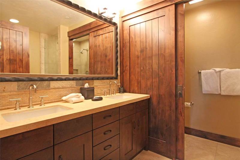 Water House On Main Street Apartment *