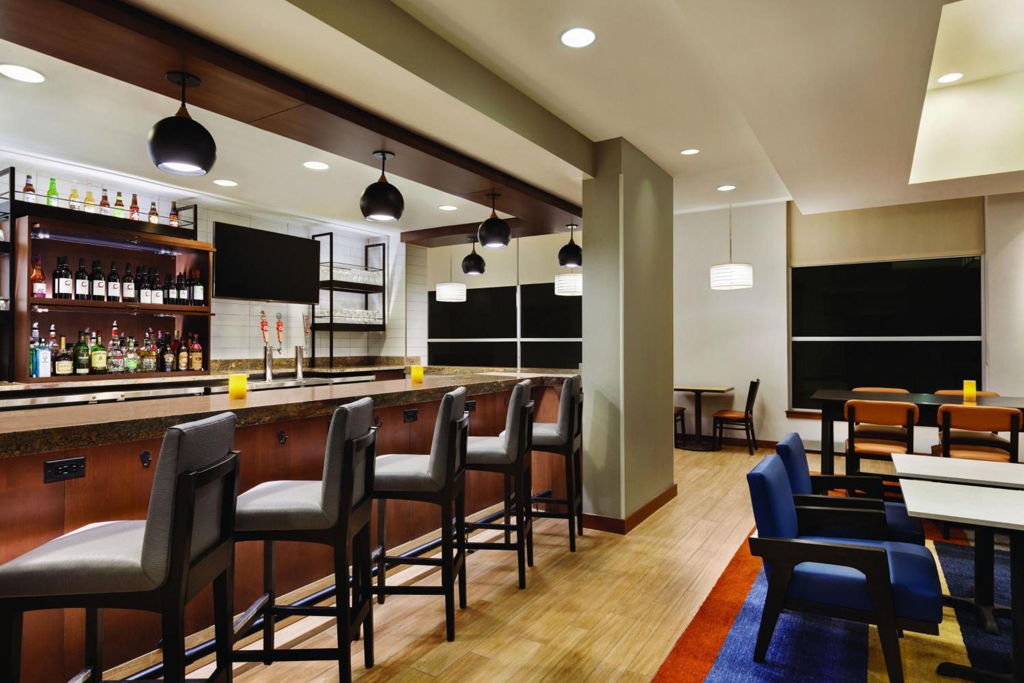 Hotel Hyatt House Airport 3*