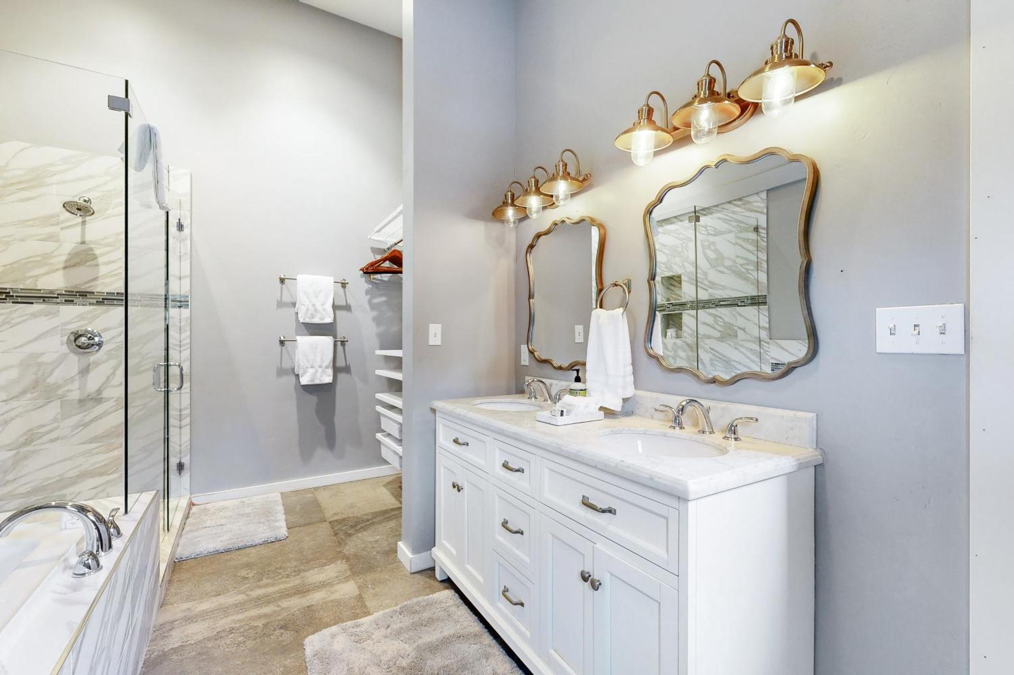 Holiday home Lakeview Townhome Unit A5 Avon