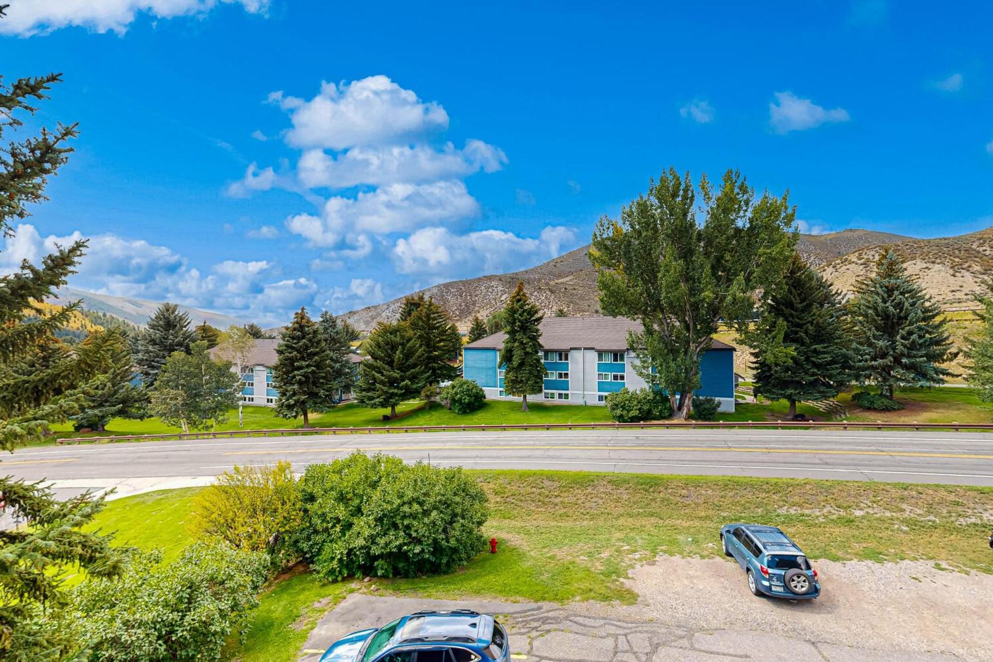 Lakeview Townhome Unit A5 Avon
