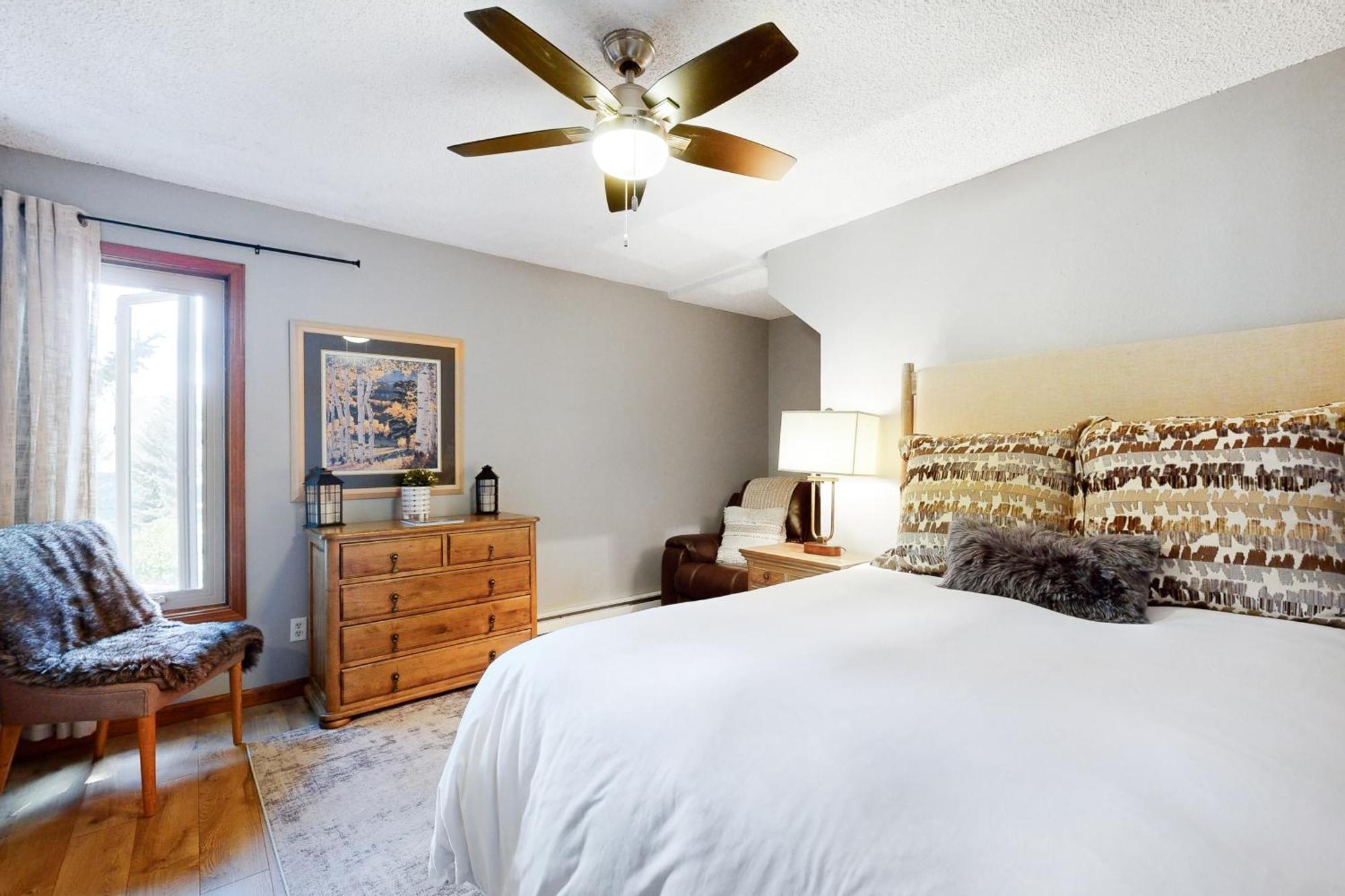 Lakeview Townhome Unit A5 * Avon