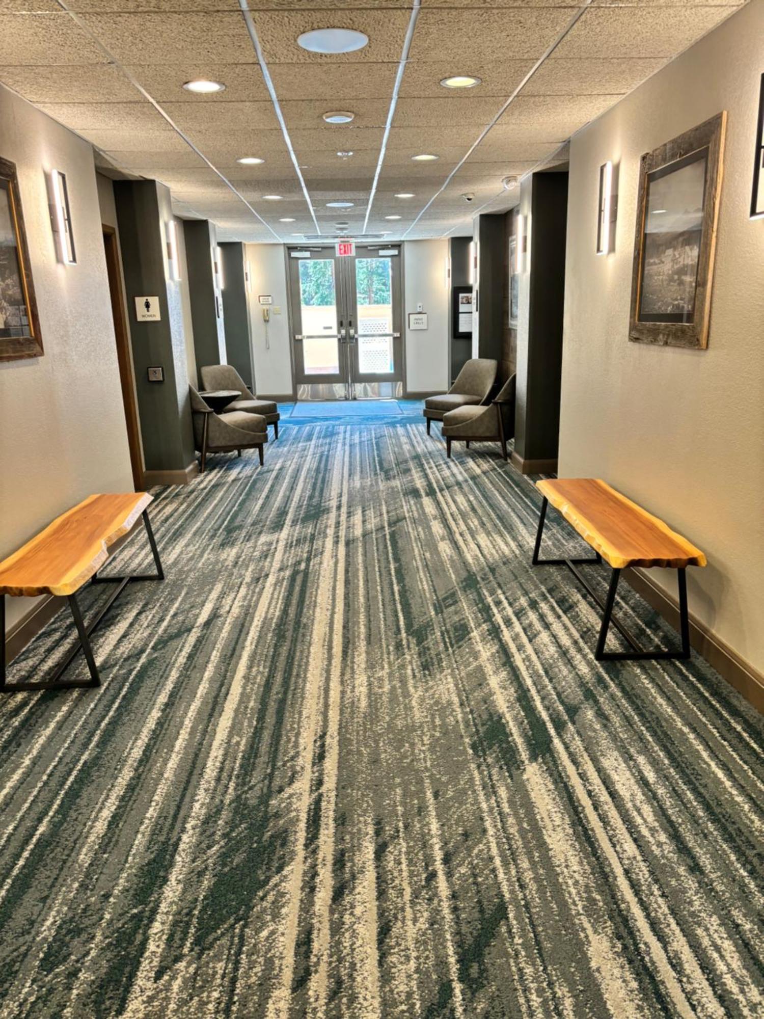 New! Marriott Slope View & Summer Luxury Sleeps 4 Full Kitchen, Amenities & Paid Parking Breckenridge