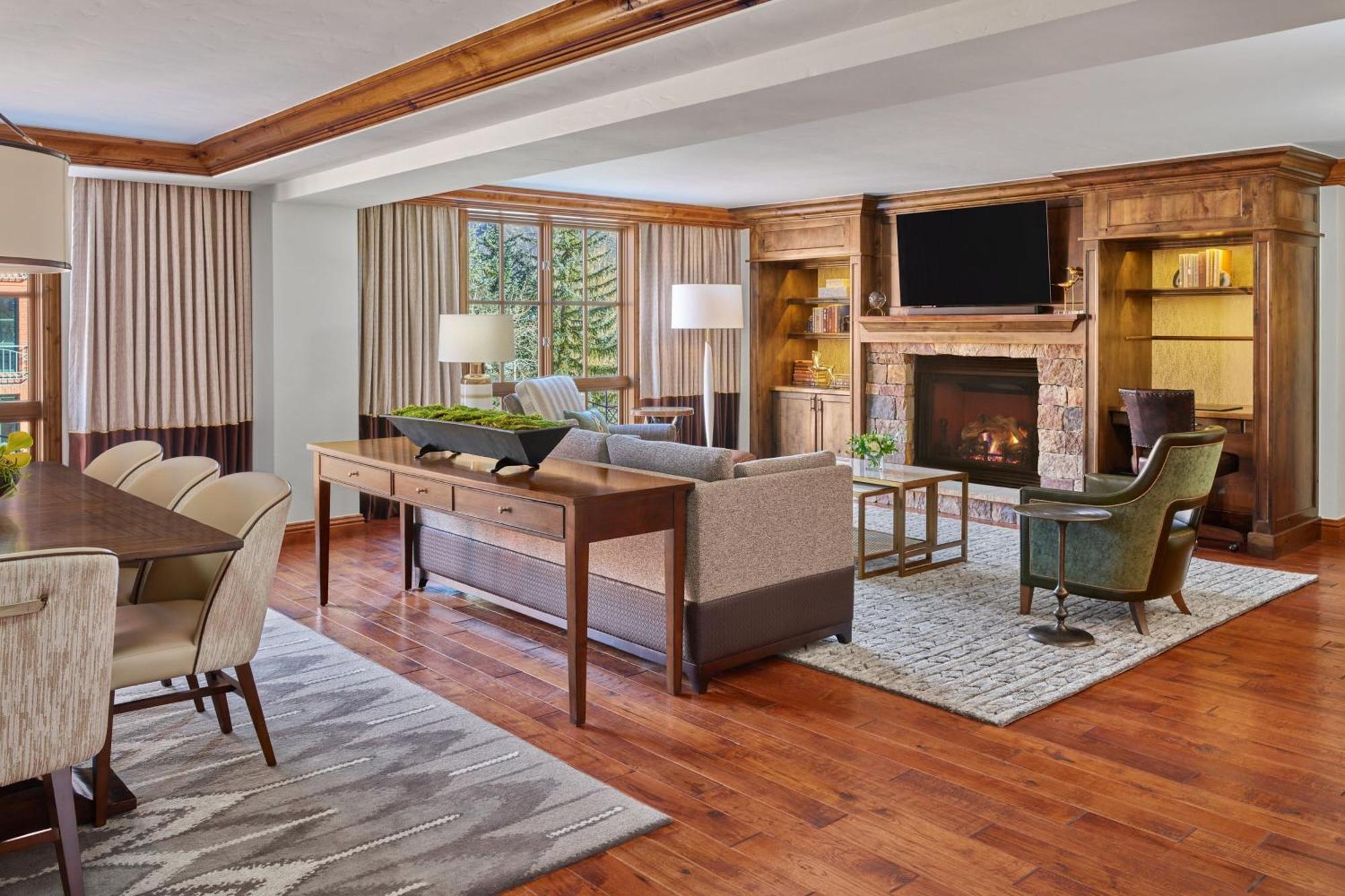 Hotel St. Regis Club, *
