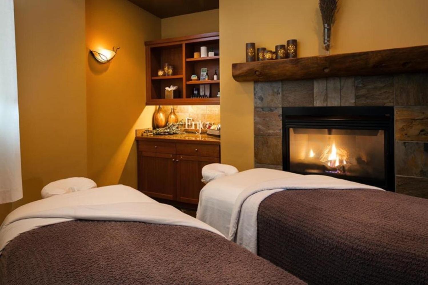 Focused With Amenities Including Dining Onsite *