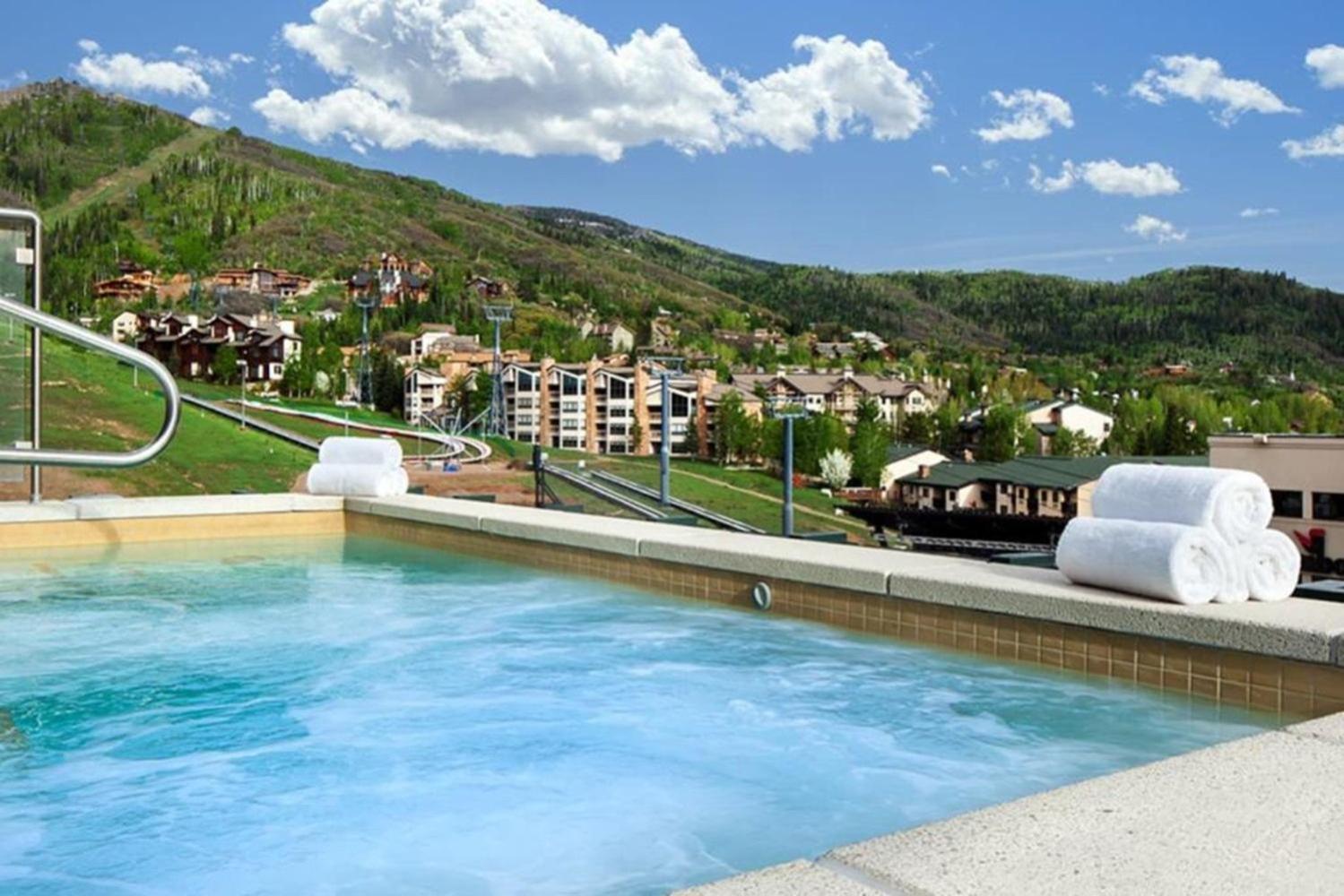 Focused With Amenities Including Dining Onsite *
