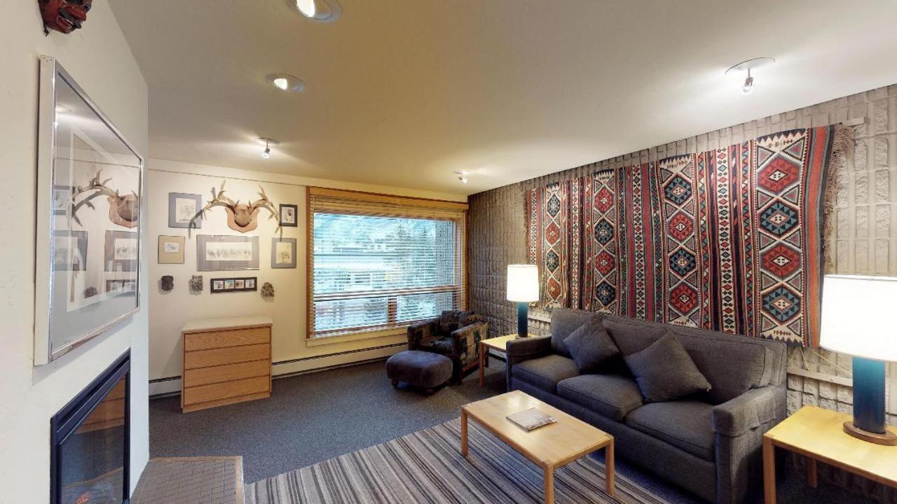 21 - Coraltree Collection 3* Vail