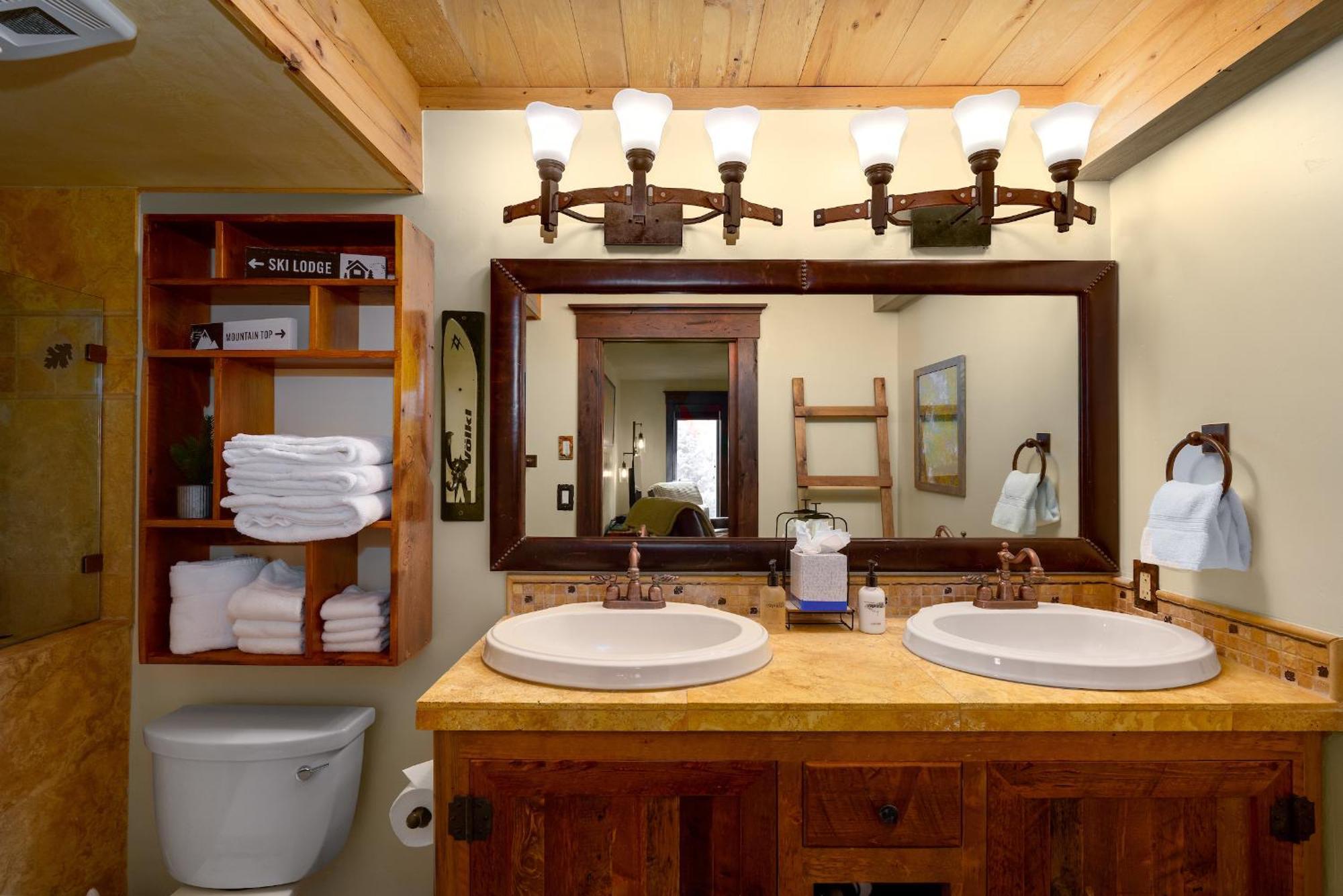 Apartment Bear Claw 301 - Ski-in Ski-out Condo! *
