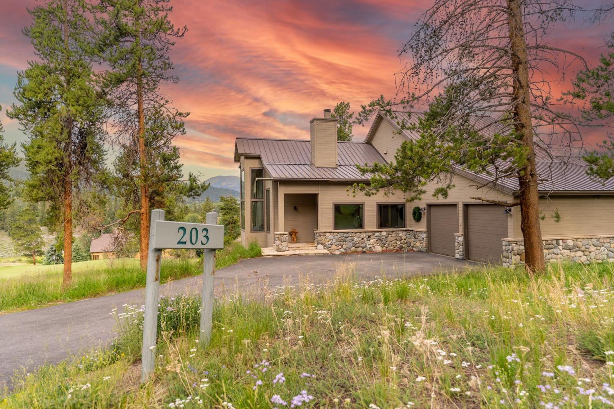 Holiday home 203 Gentian Road