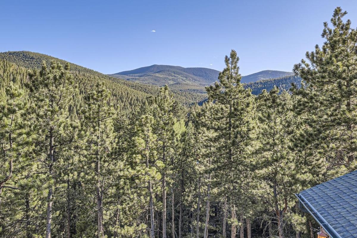 Holiday home Secluded Mountain Sanctuary 4br Family Friendly Evergreen