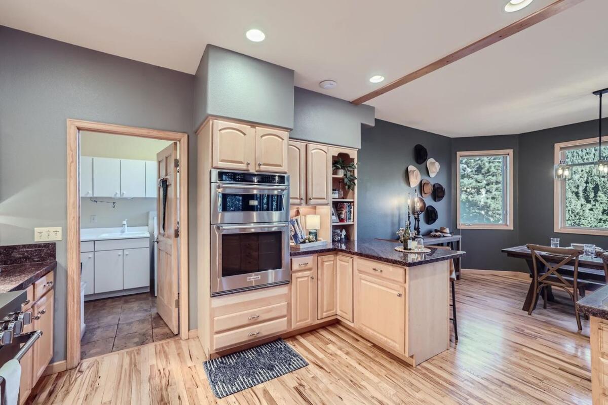 Secluded Mountain Sanctuary 4br Family Friendly * Evergreen