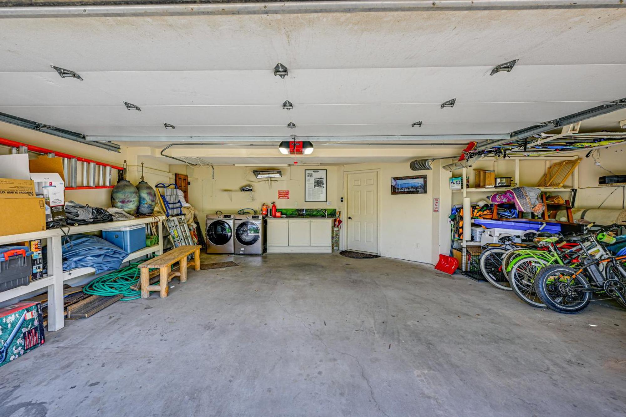Duplex In Quiet Family Neighborhood 1 Mi To Skiing Steamboat Springs
