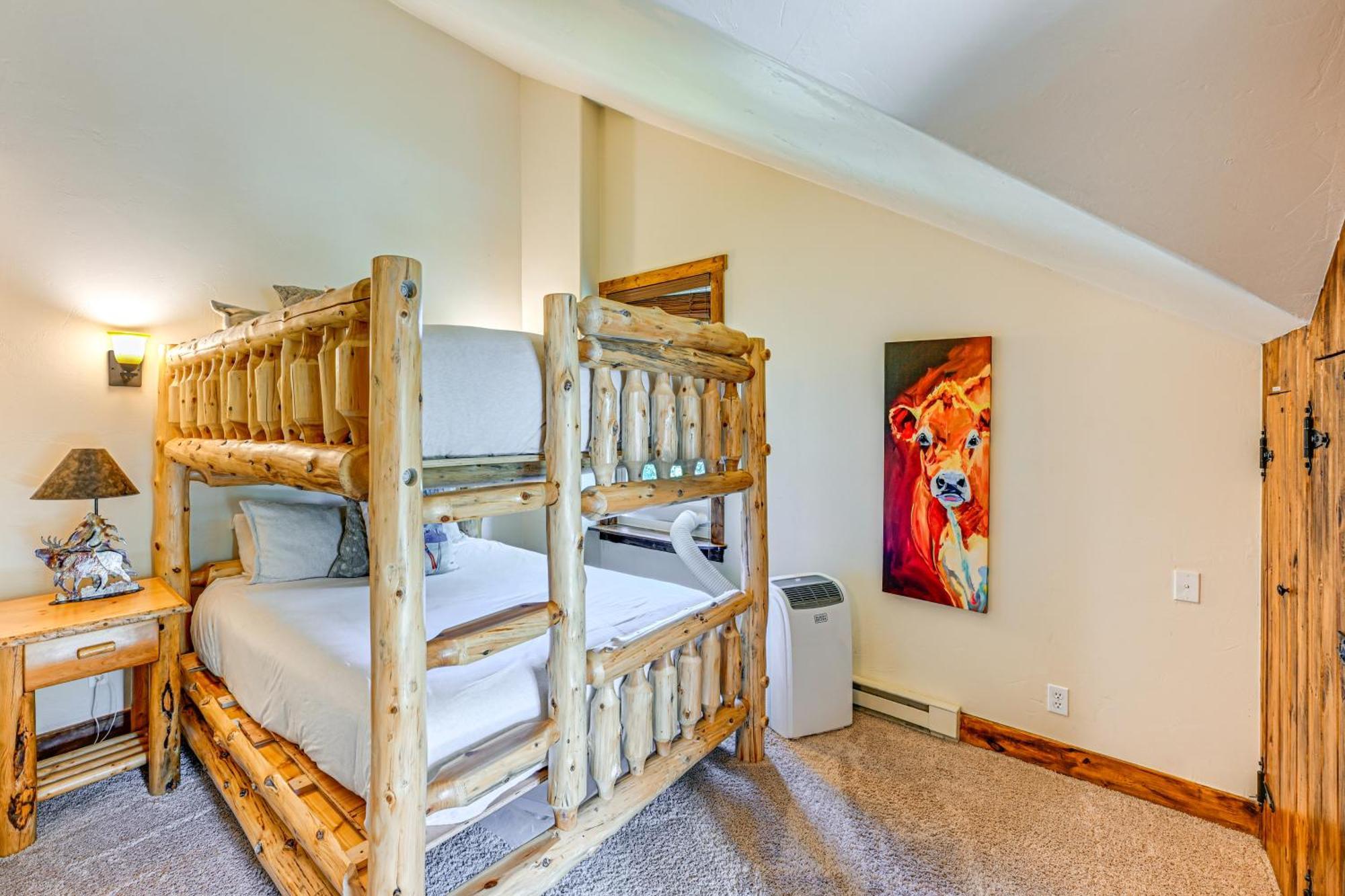 Duplex In Quiet Family Neighborhood 1 Mi To Skiing * Steamboat Springs