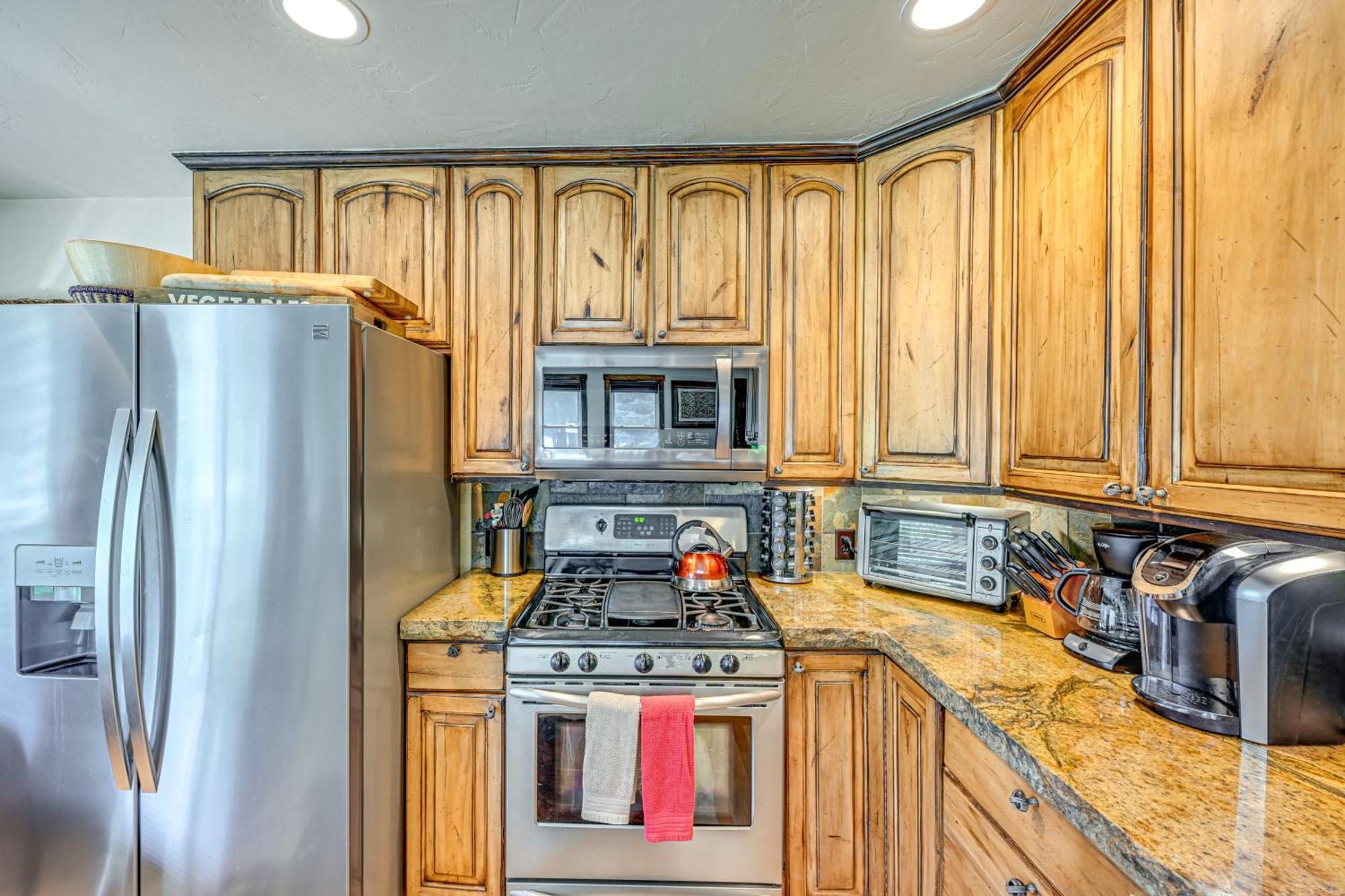 Duplex In Quiet Family Neighborhood 1 Mi To Skiing * Steamboat Springs