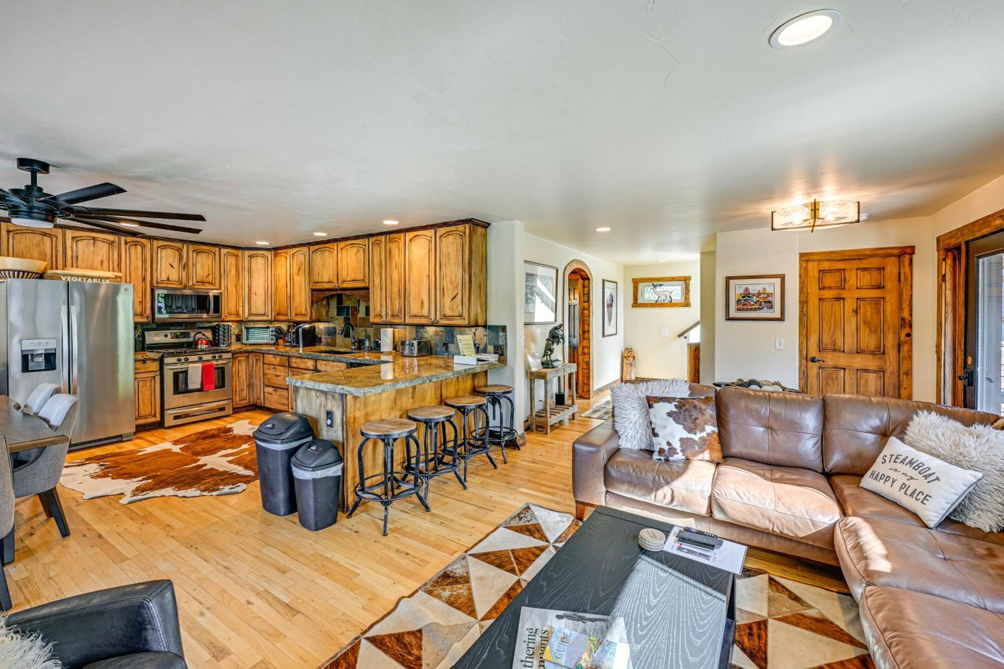 Duplex In Quiet Family Neighborhood 1 Mi To Skiing Holiday home Steamboat Springs