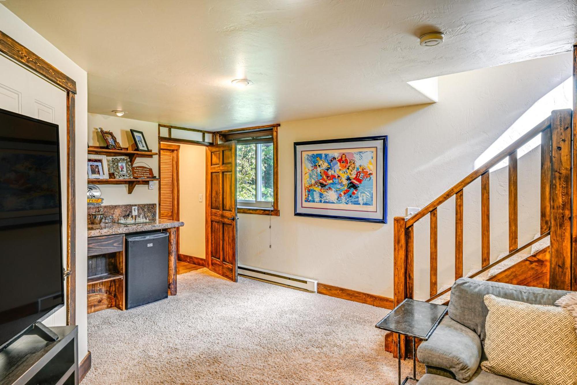 Duplex In Quiet Family Neighborhood 1 Mi To Skiing * Steamboat Springs
