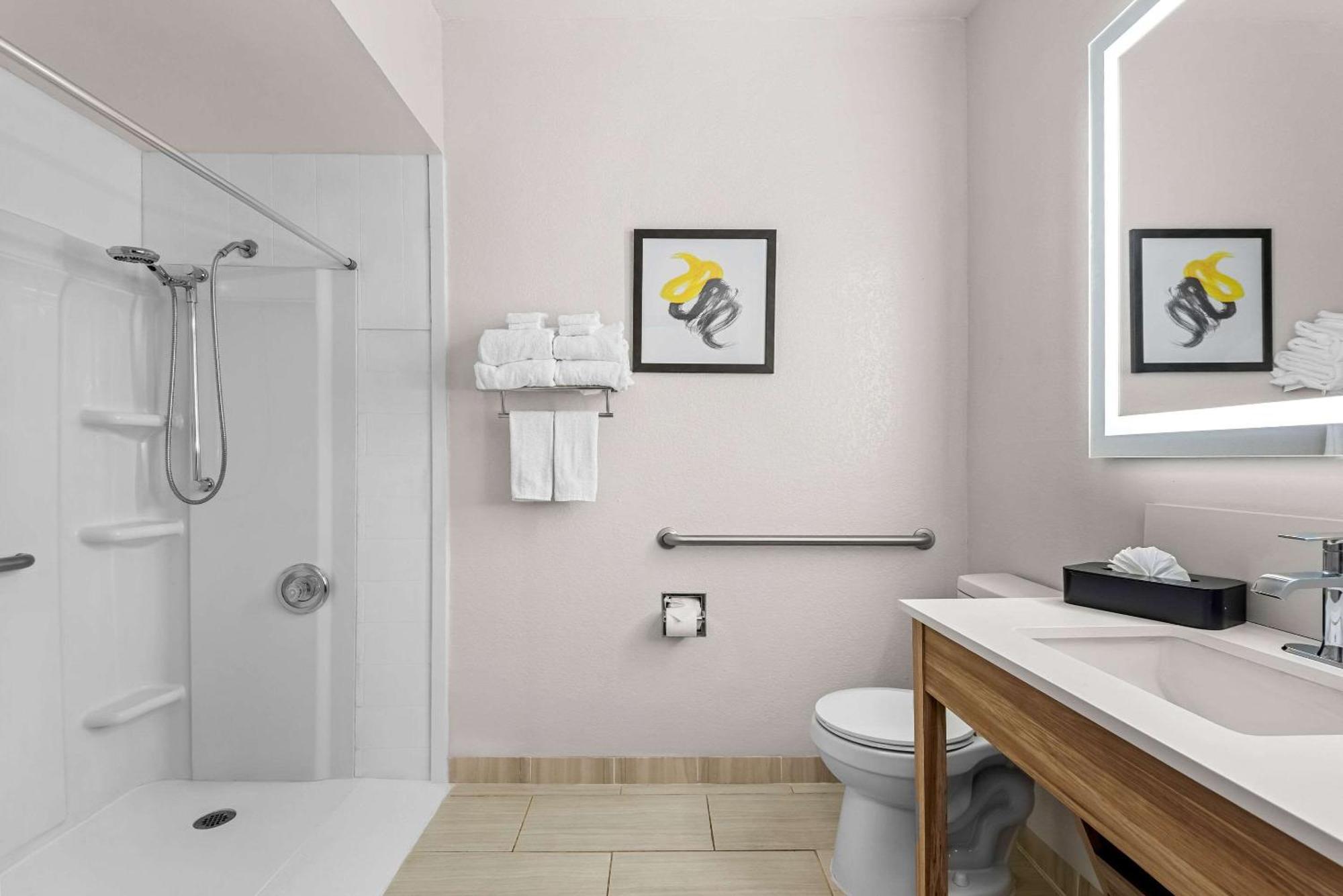 Comfort Denver North - 3*
