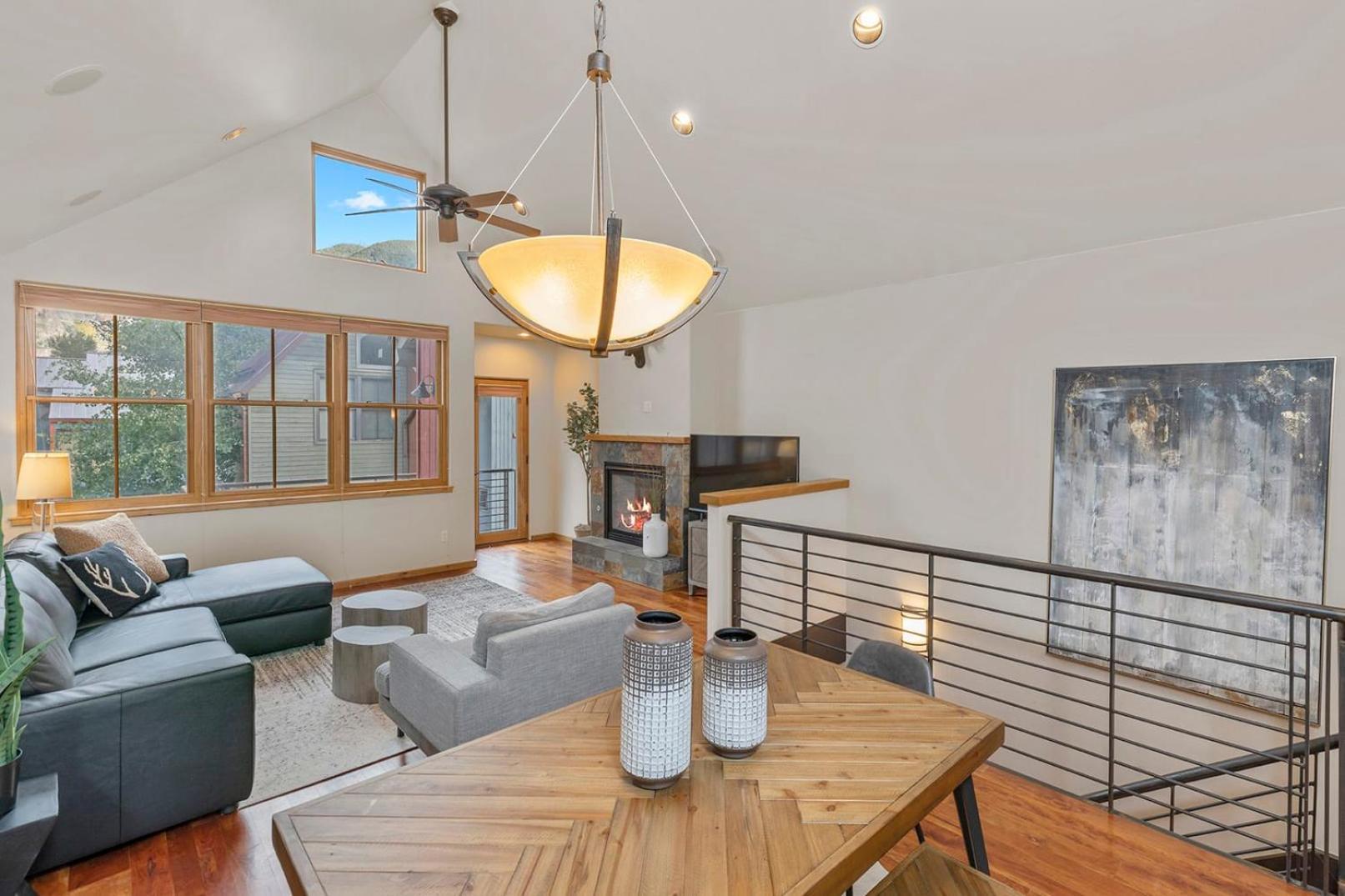 3br 3 1 2ba Center Of Everything New Listing On Our New * Telluride