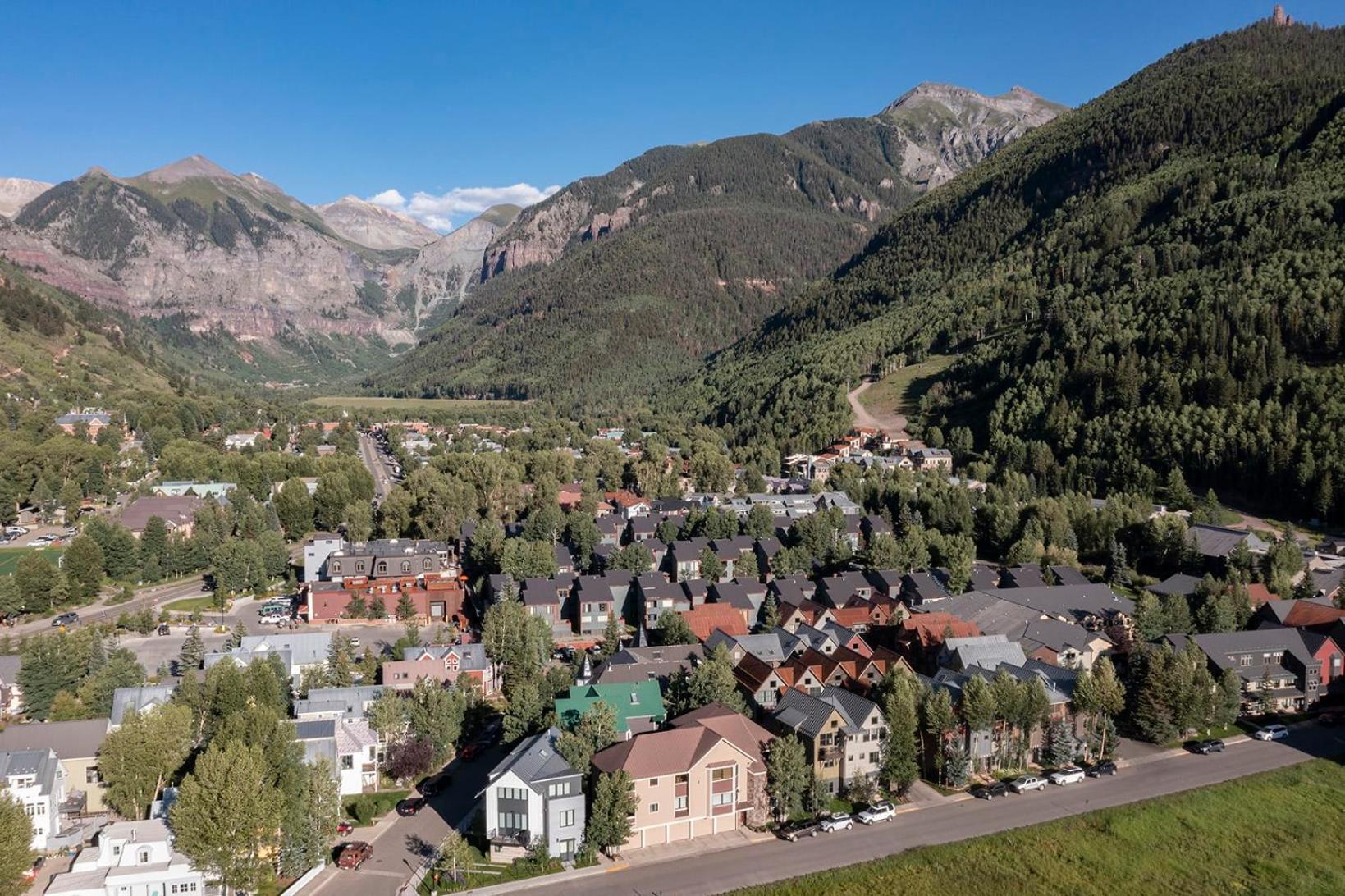 3br 3 1 2ba Center Of Everything New Listing On Our New *