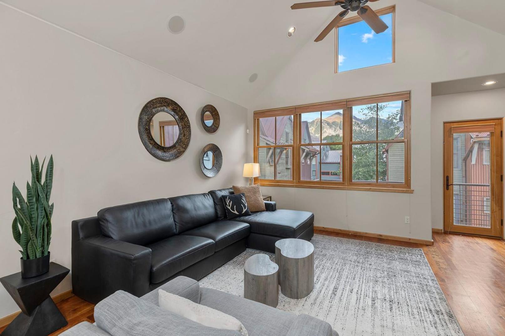 3br 3 1 2ba Center Of Everything New Listing On Our New *