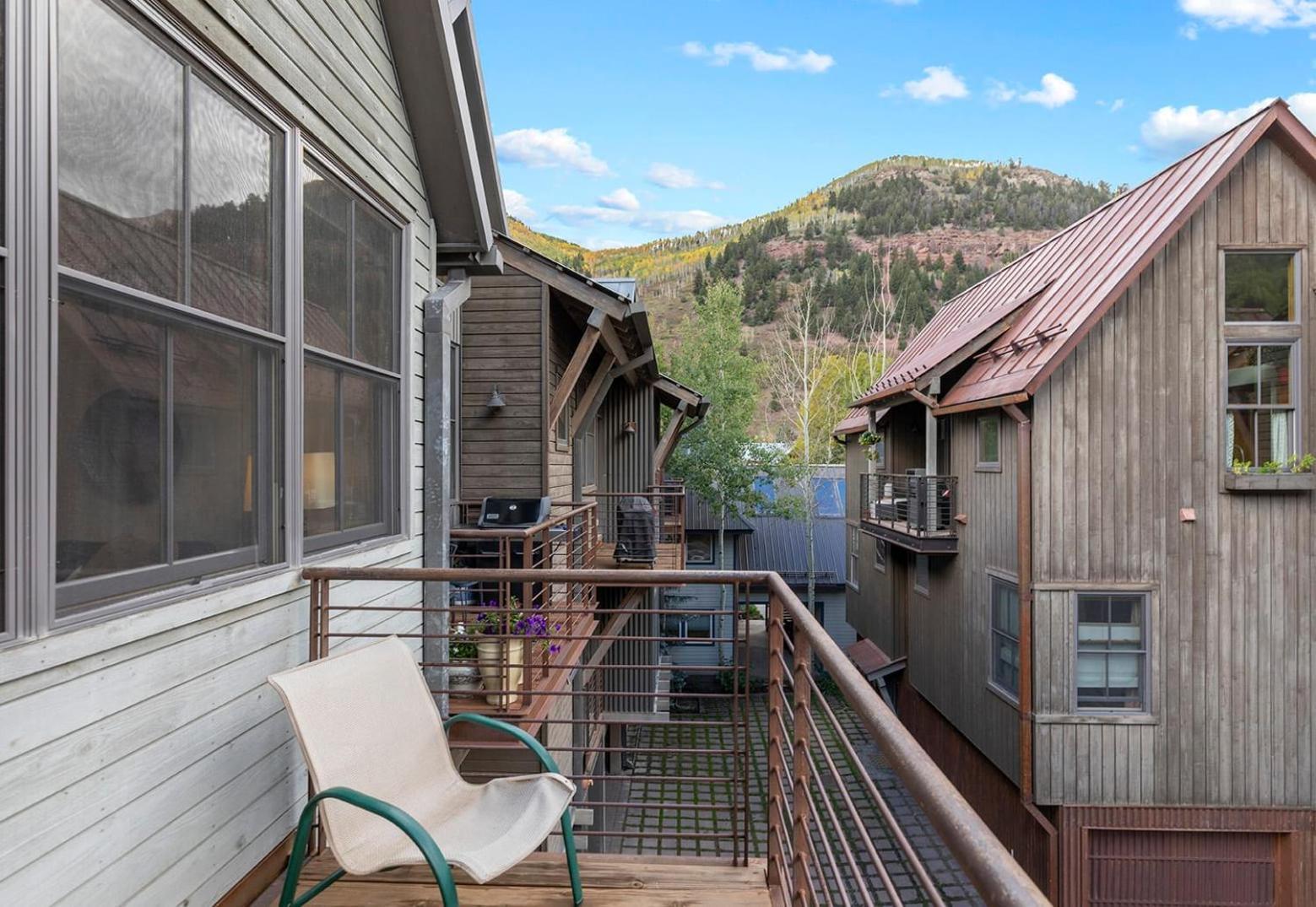3br 3 1 2ba Center Of Everything New Listing On Our New Telluride