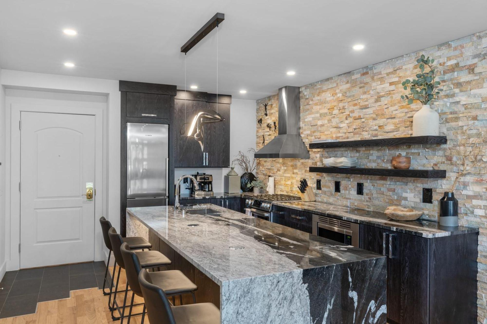 Luxurious1br In Town And Steps To The Gondola
