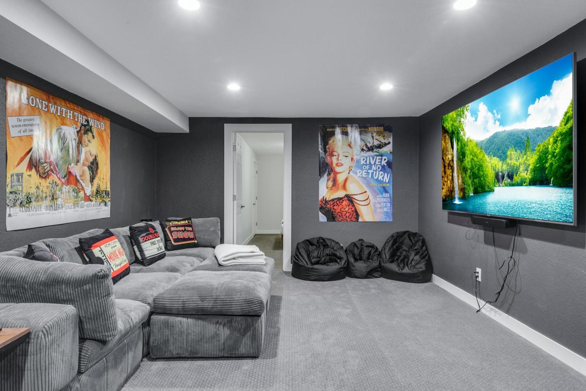 Holiday home Mid Summer Night's Dream W Hot Tub Theater Game *