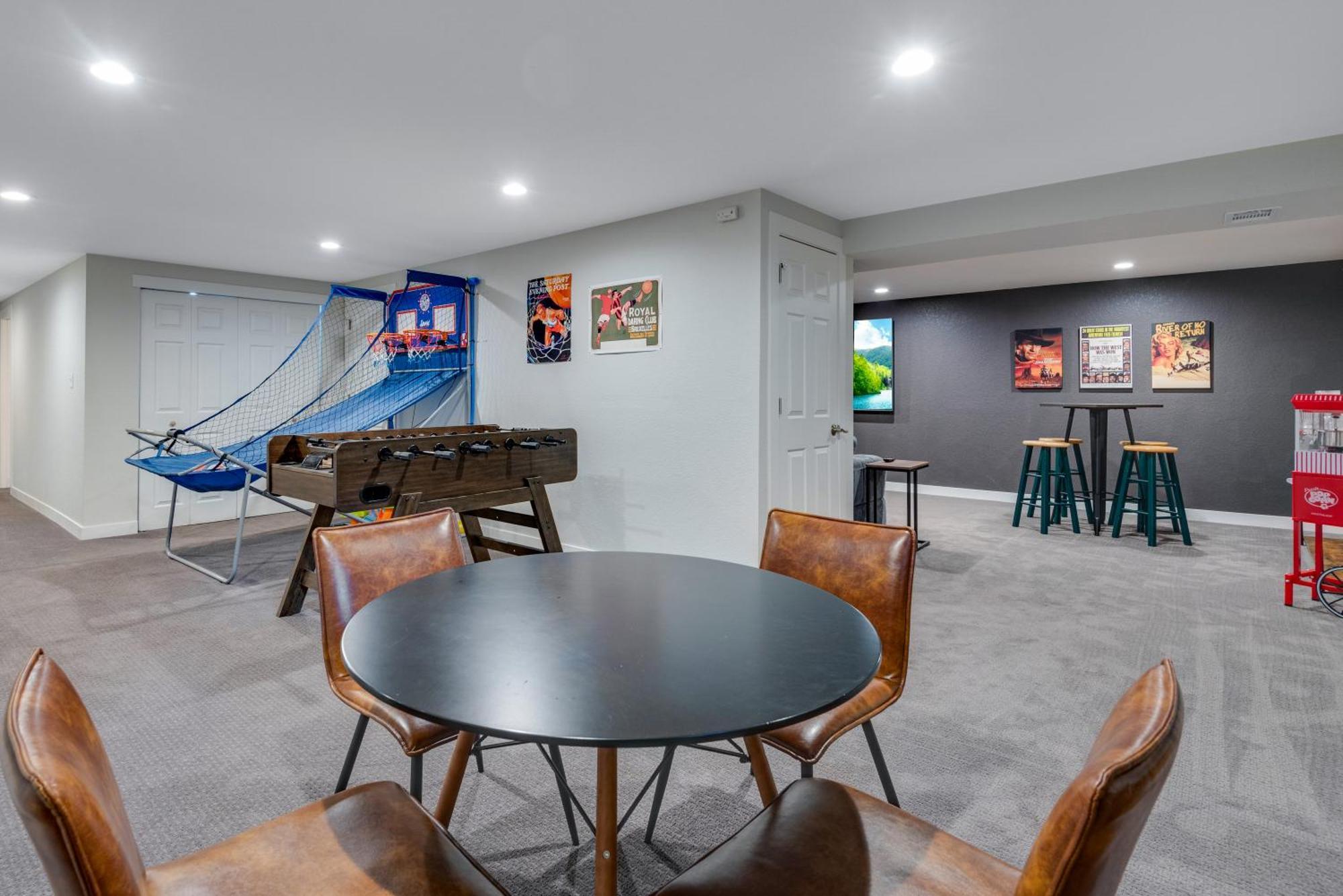 Holiday home Mid Summer Night's Dream W Hot Tub Theater Game Arvada