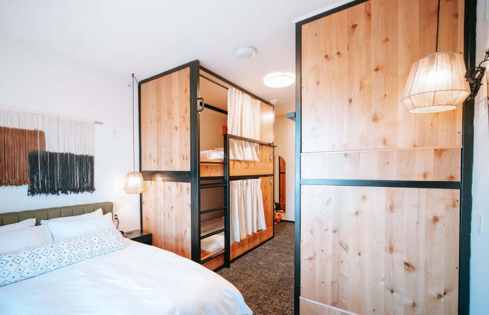 Hotel Kinship Landing Colorado Springs