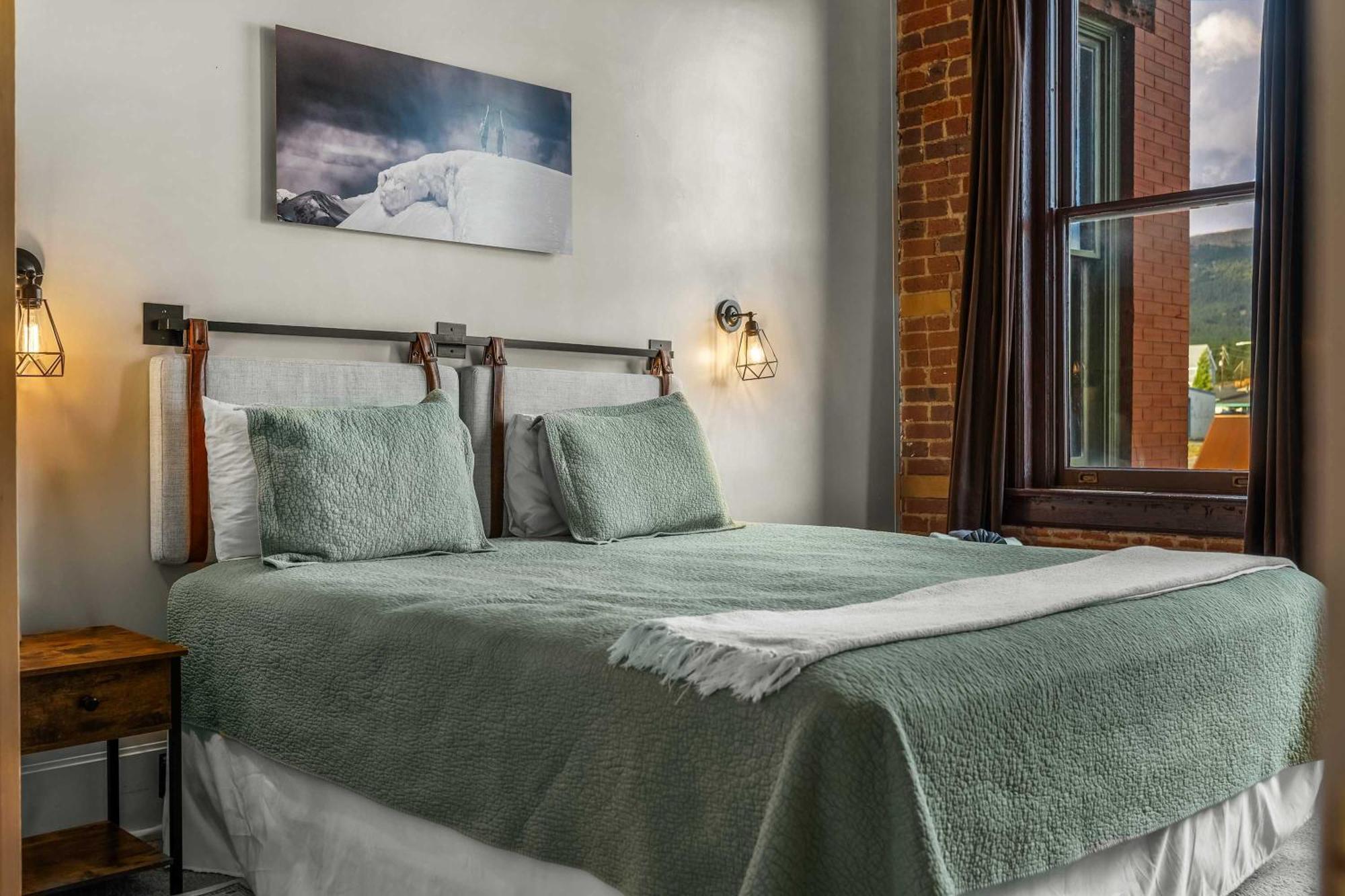 Beautiful Mountain Views In Iconic Building * Leadville