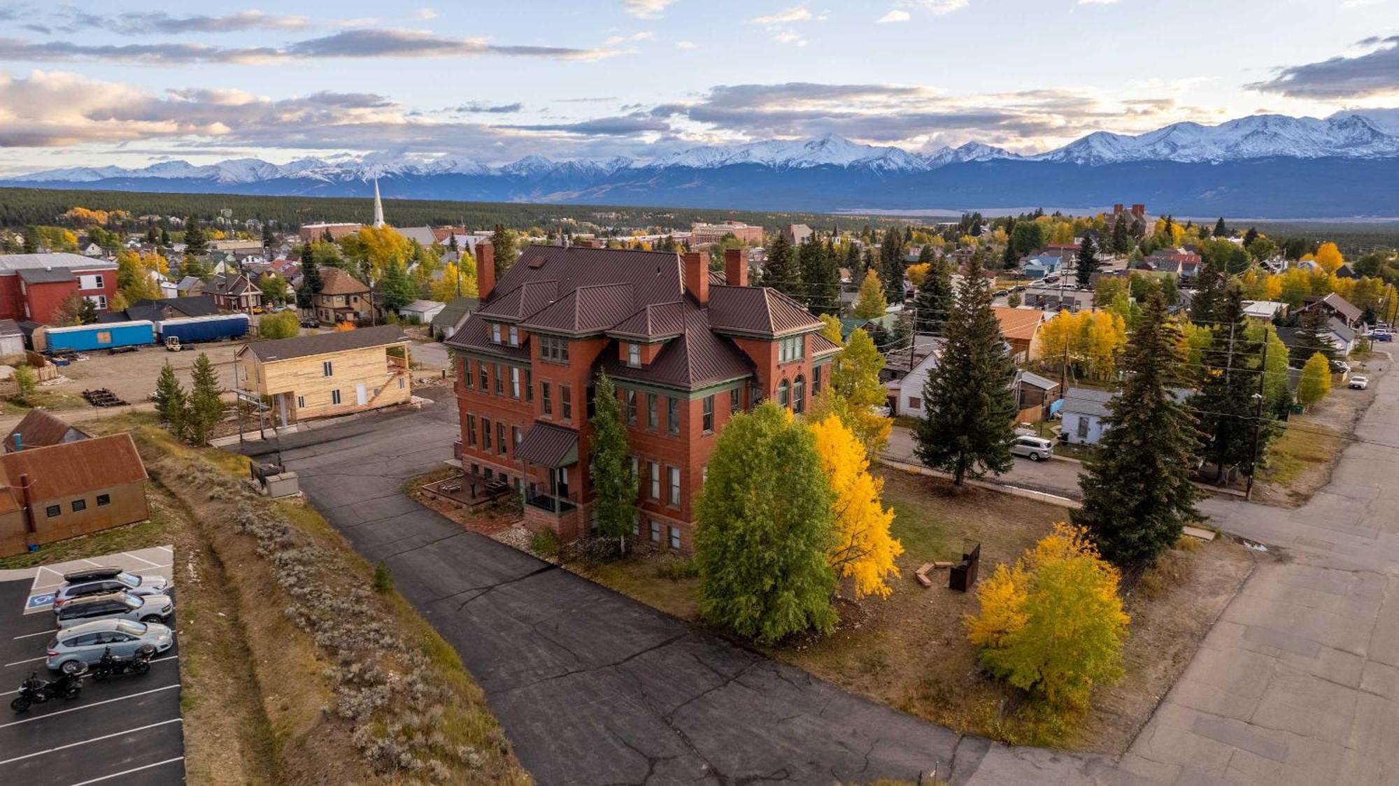 Holiday home Beautiful Mountain Views In Iconic Building Leadville