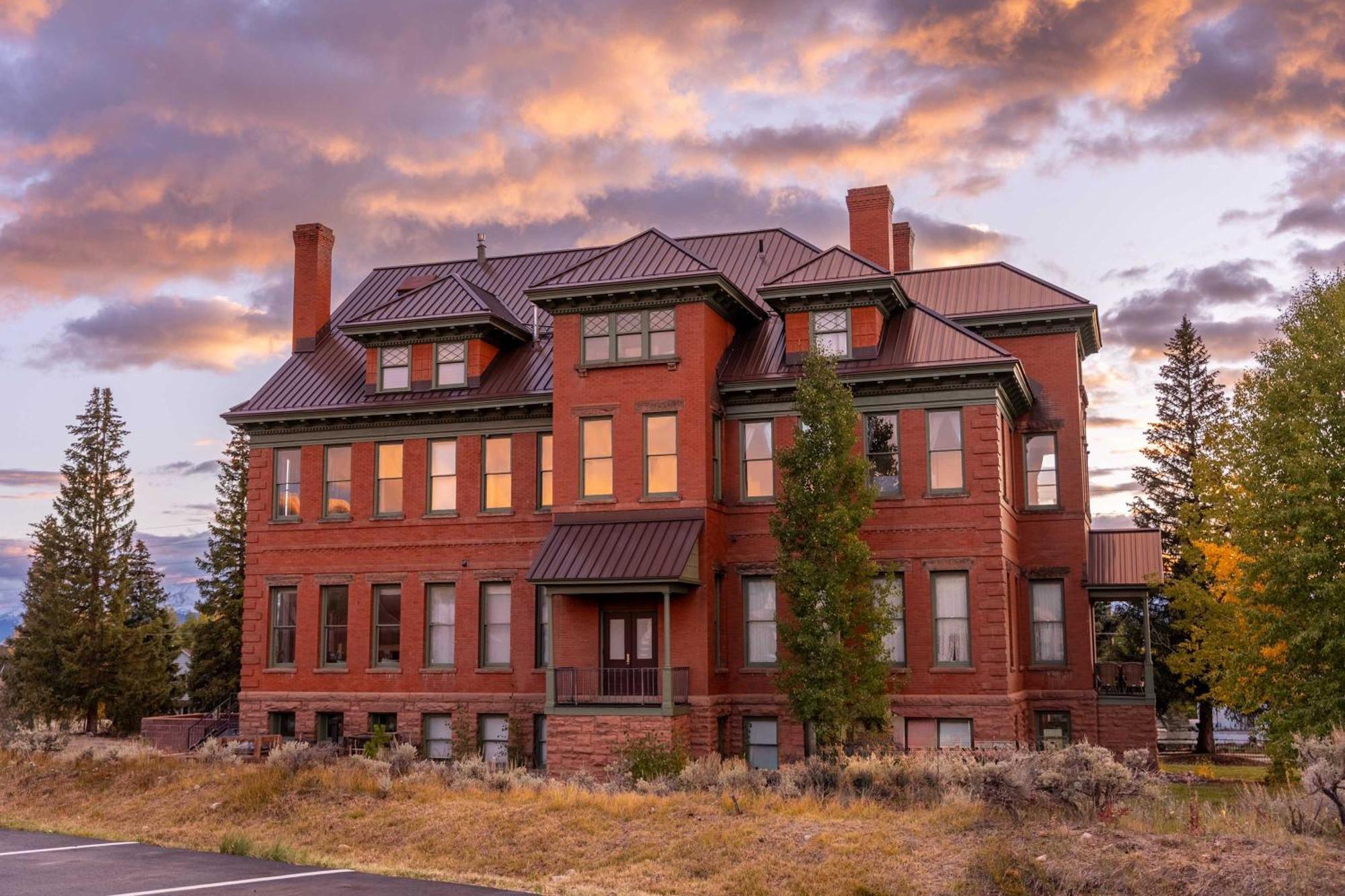 Holiday home Beautiful Mountain Views In Iconic Building *