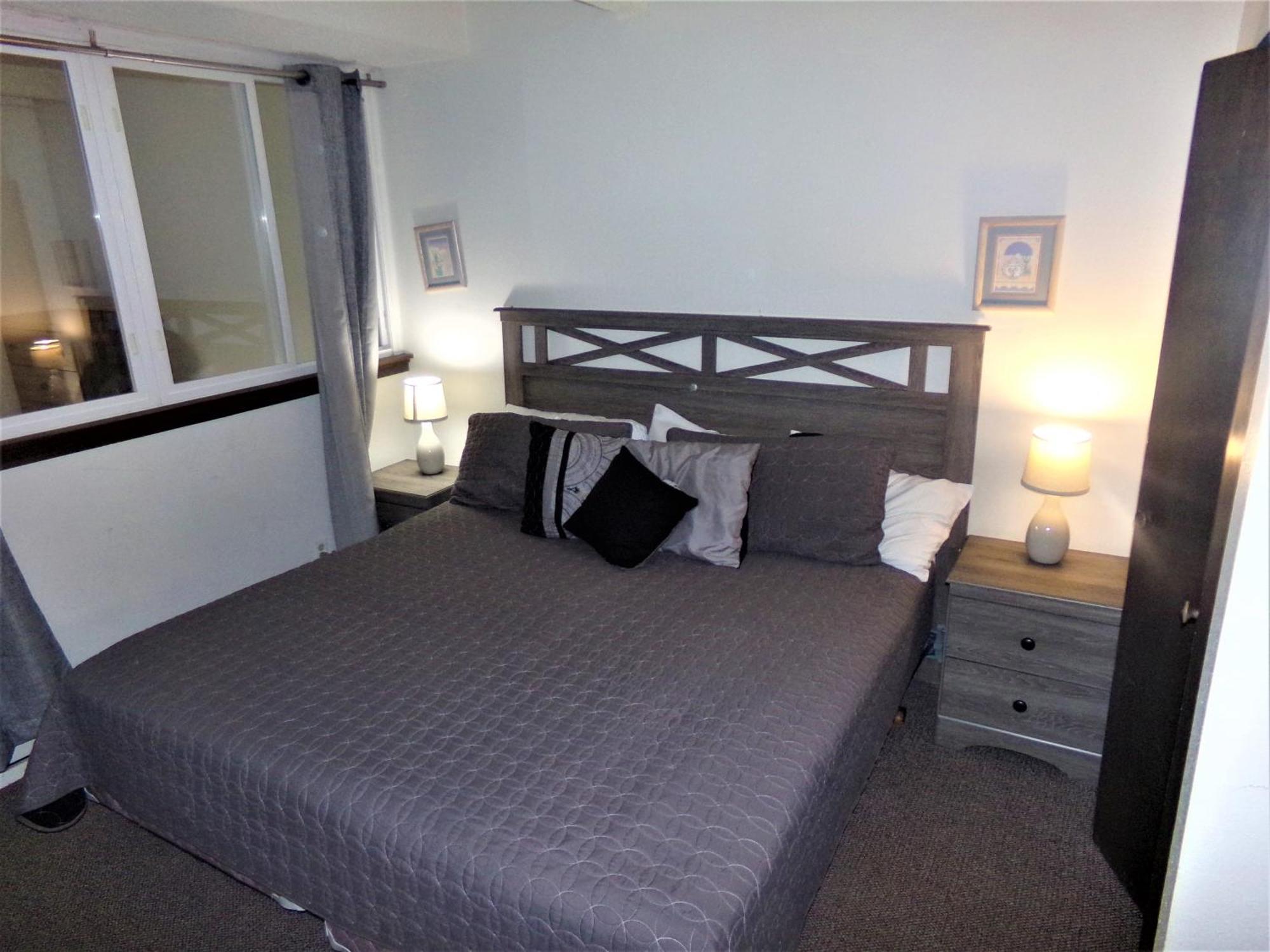 Snowflake 1 Bed Plus Den 2 Bath Sfaf