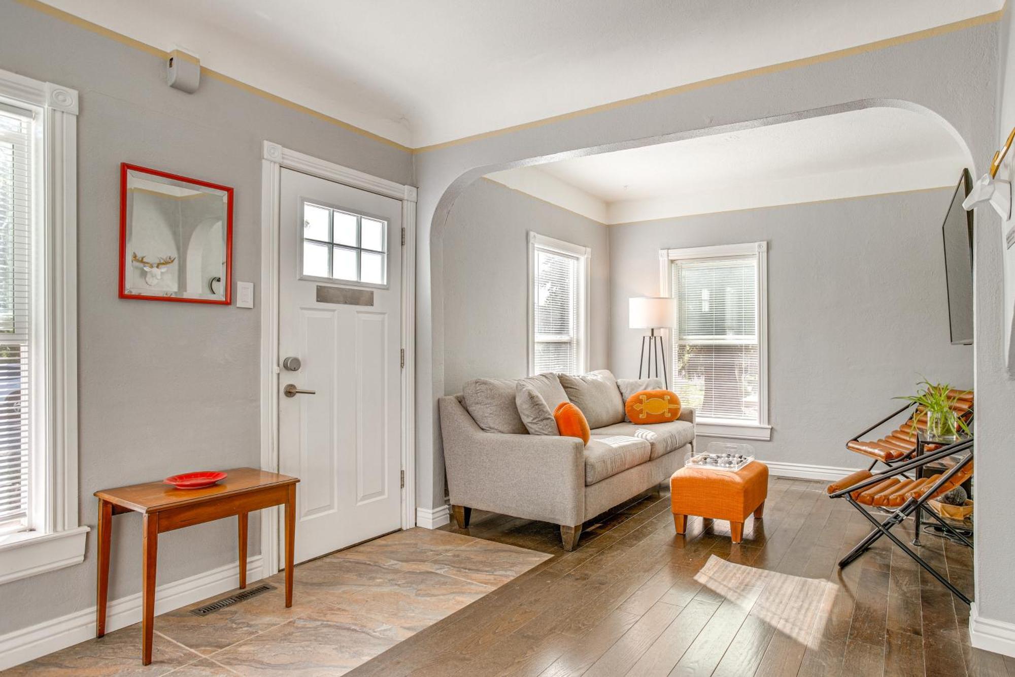 Dog-friendly Near Hospitals And Red Rocks! *