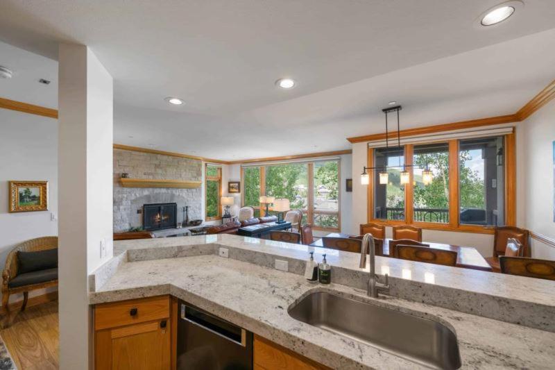 Highlands Westview 209 By East West Hospitality