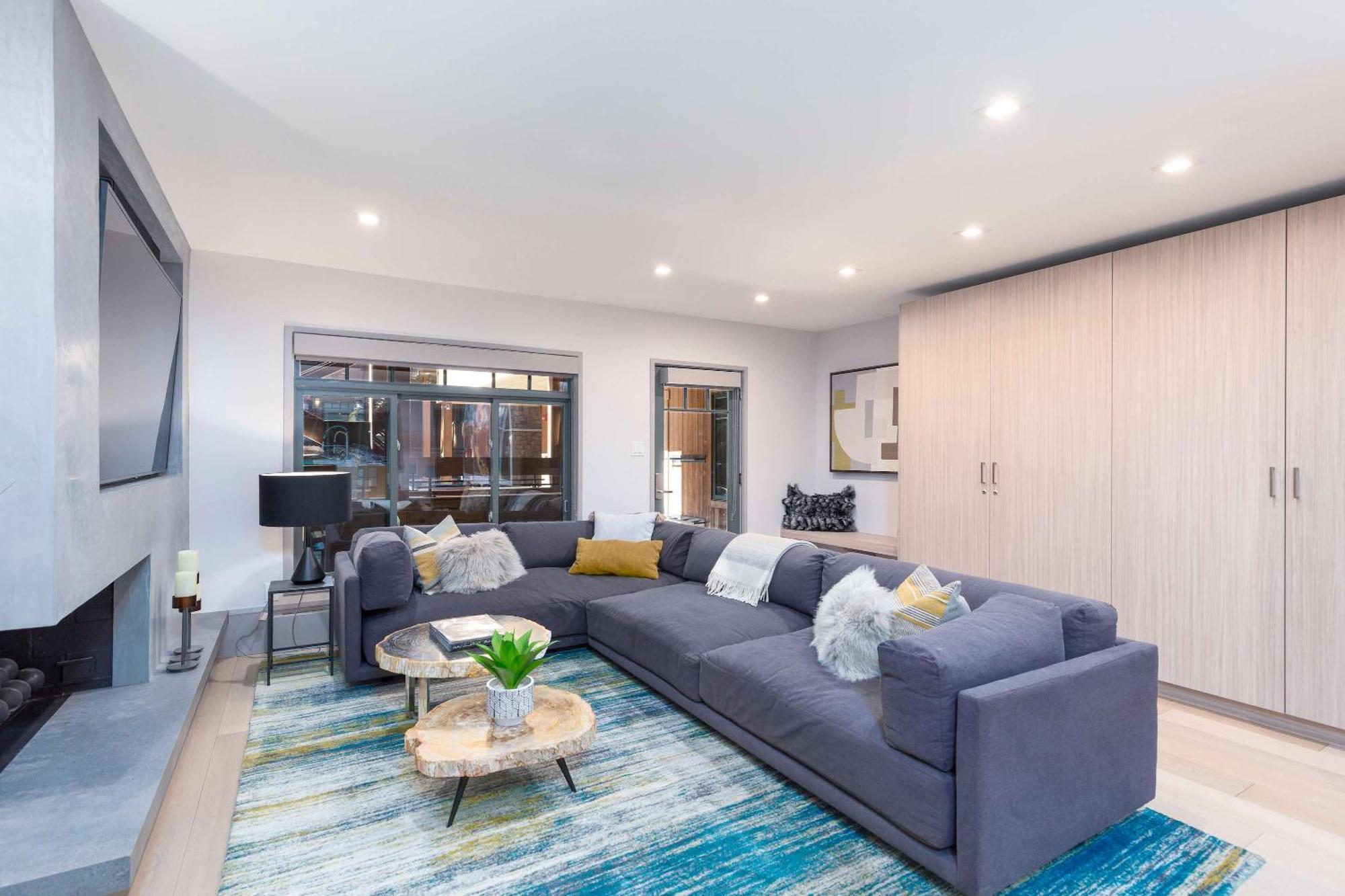New 2 Bedroom 2 And A Half Bath - Luxurious Mountain Modern!